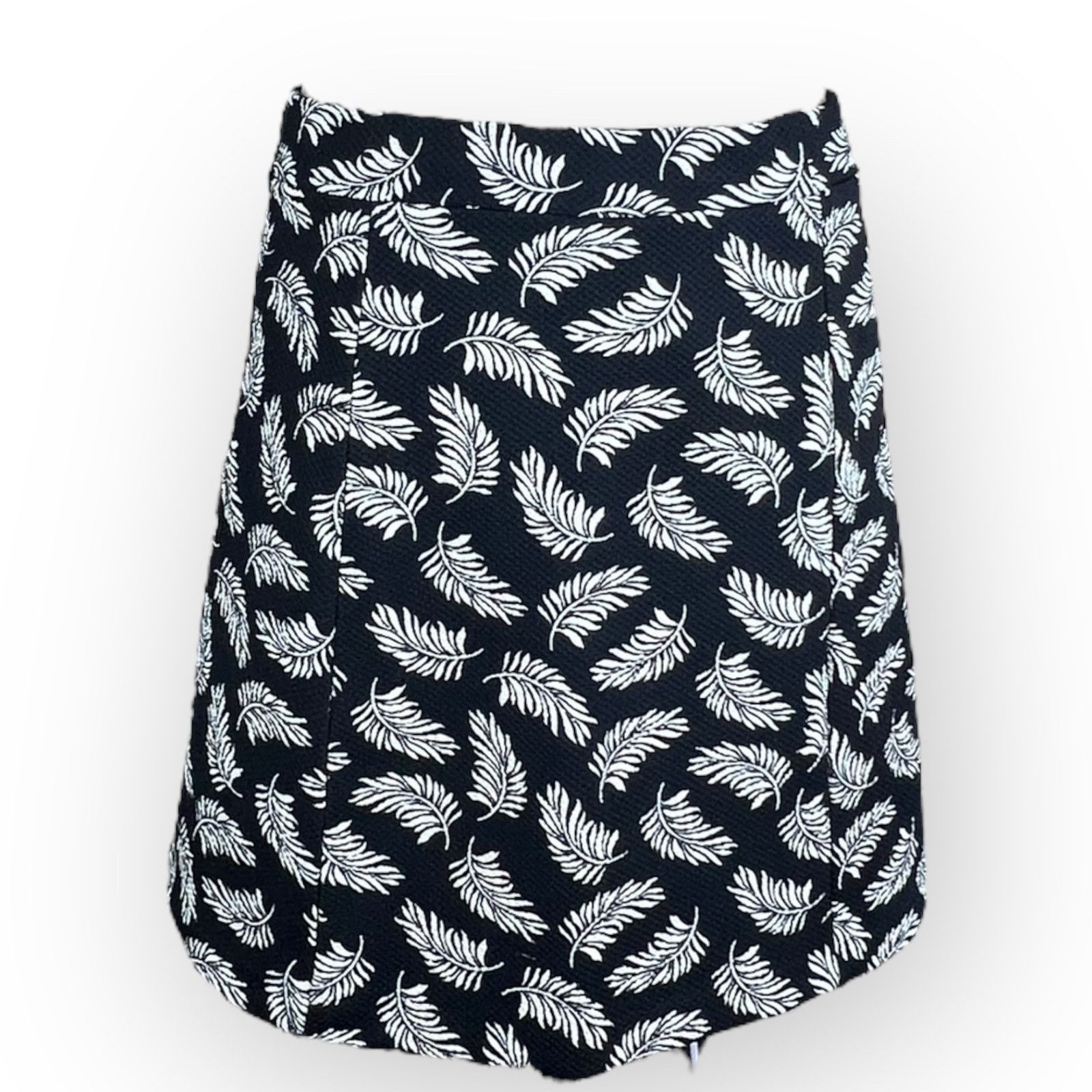 H&M H&M Feather Print Stretch Skirt - Black with White Feather Size 26" / US 2 / IT 38 - 4 Thumbnail