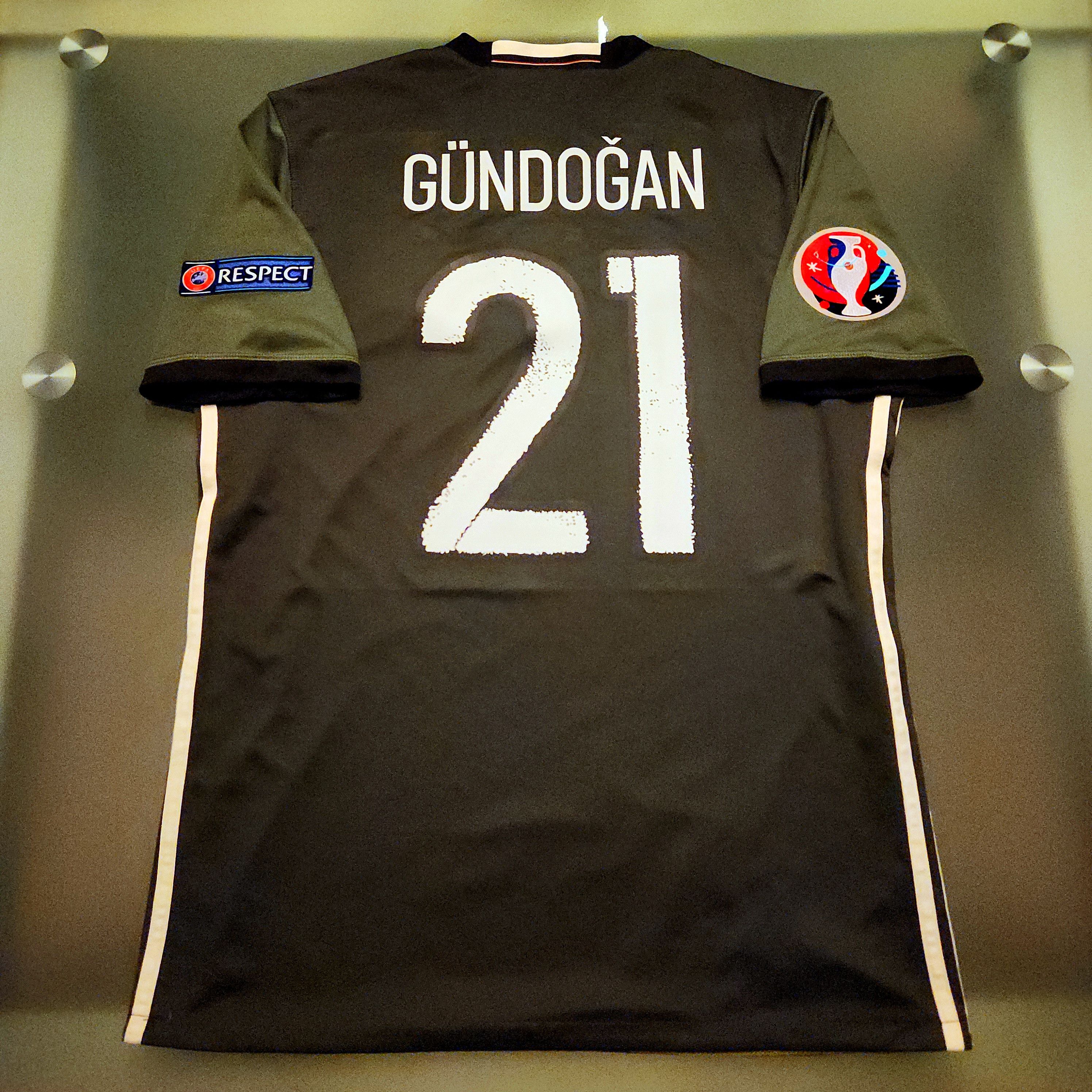 Adidas Authentic Germany GUNDOGAN EURO 2016 2017 16/17 Away Jersey Size US M / EU 48-50 / 2 - 1 Thumbnail
