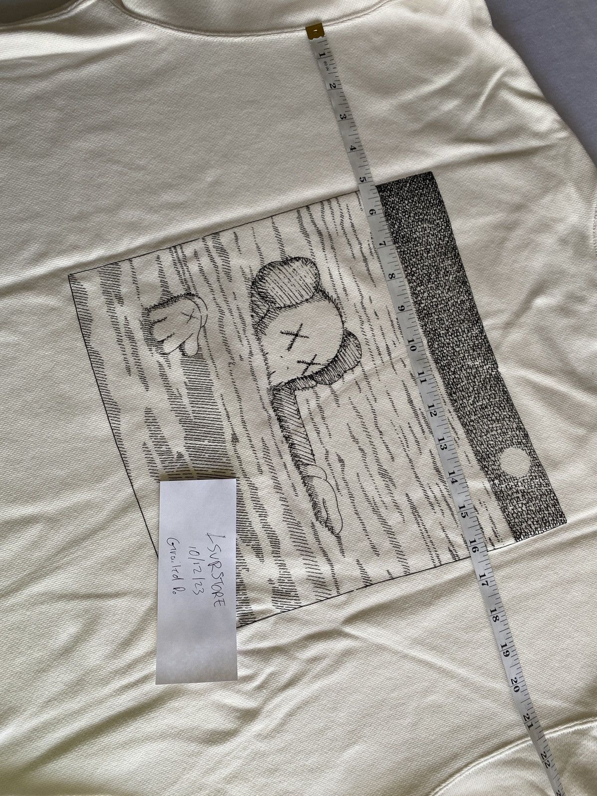 Kaws × Uniqlo Kaws x Uniqlo Companion 01 Off White Crewneck XXL Rare Size* Size US XXL / EU 58 / 5 - 11 Thumbnail