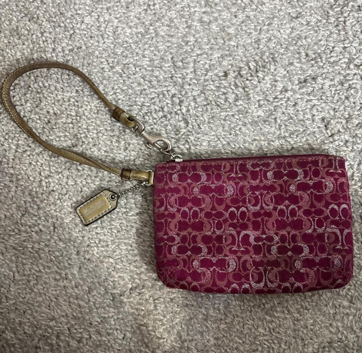 Coach rare COACH wristlet in multicolor Rasberry, pink and silver. Size ONE SIZE - 1 Thumbnail