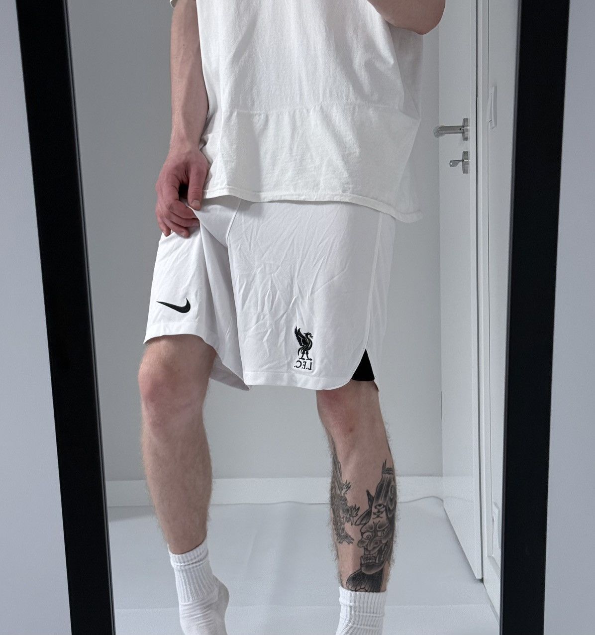 Nike Vintage Nike Y2K avantgarde streetwear shorts Size US 32 / EU 48 - 1 Thumbnail