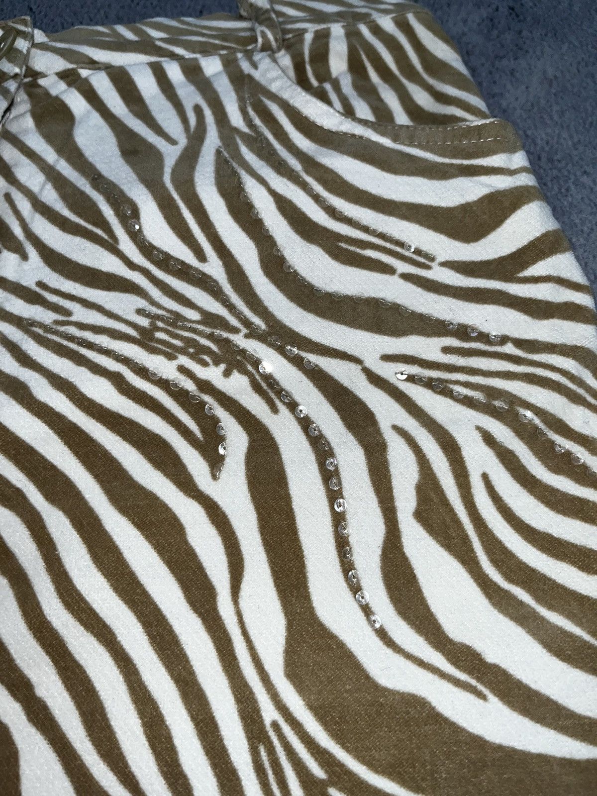 Blumarine Vintage Y2K style blumarine zebra mini skirt size 44 Size 25" / US 0 / IT 36 - 4 Thumbnail