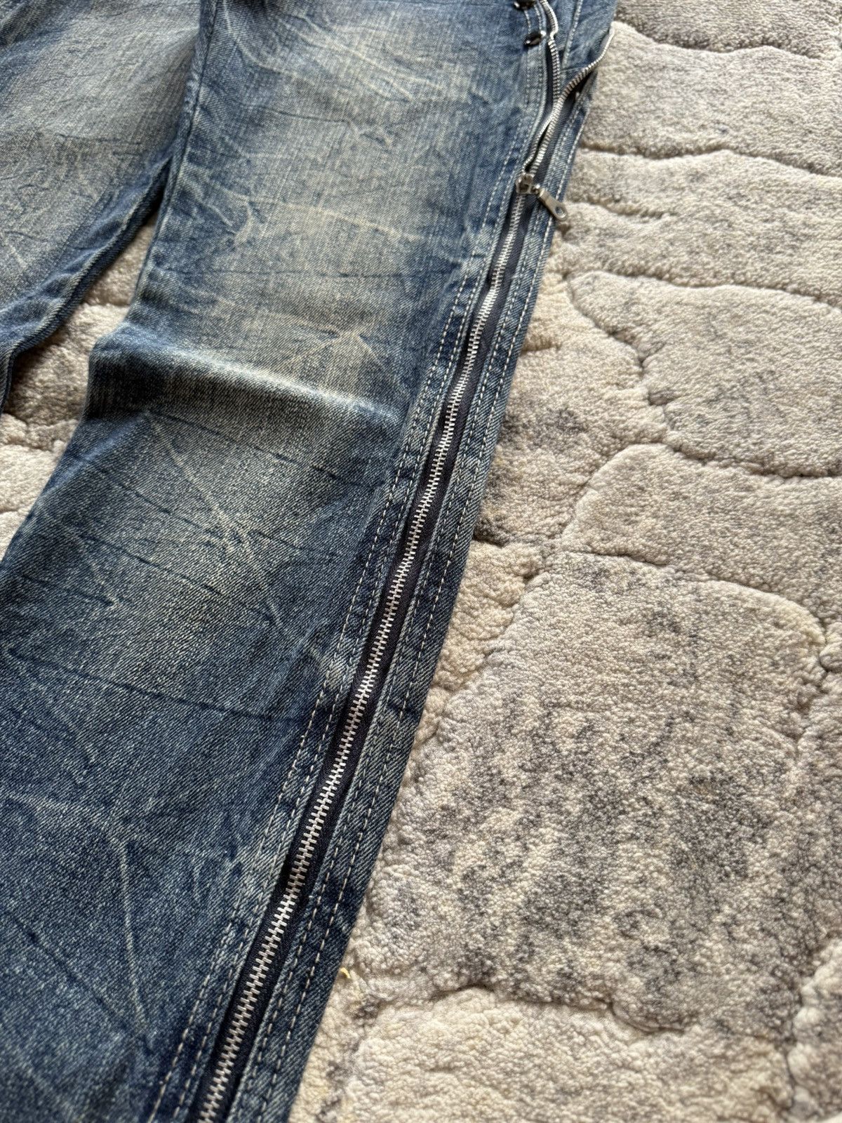 Le Grande Bleu (L.G.B.) T.S.H.H Japan Avant Garde Studded Zipper Denim Jeans Size US 28 / EU 44 - 11 Thumbnail