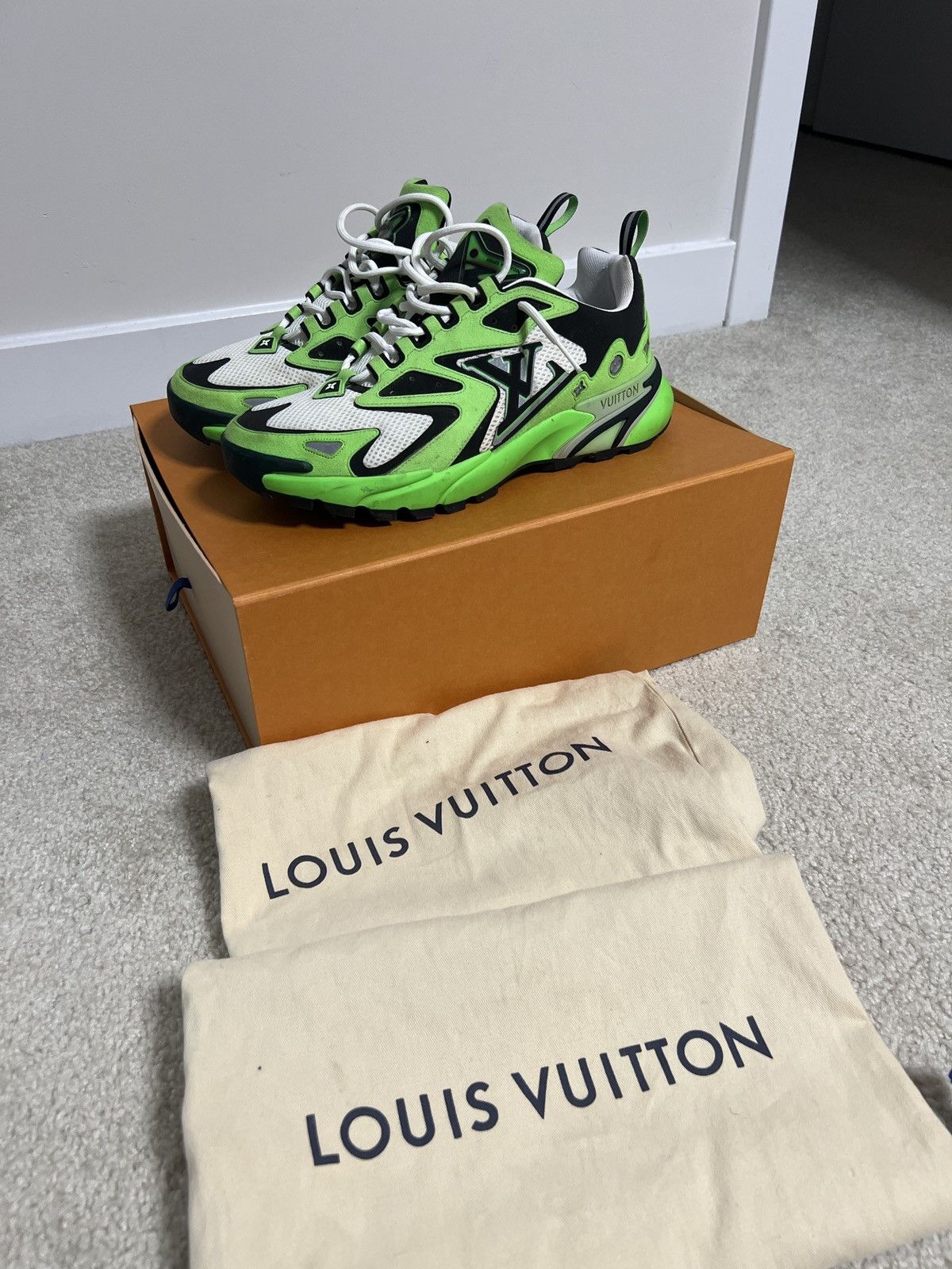 Louis Vuitton Louis Vuitton Runner Tatic Size US 9 / EU 42 - 1 Thumbnail