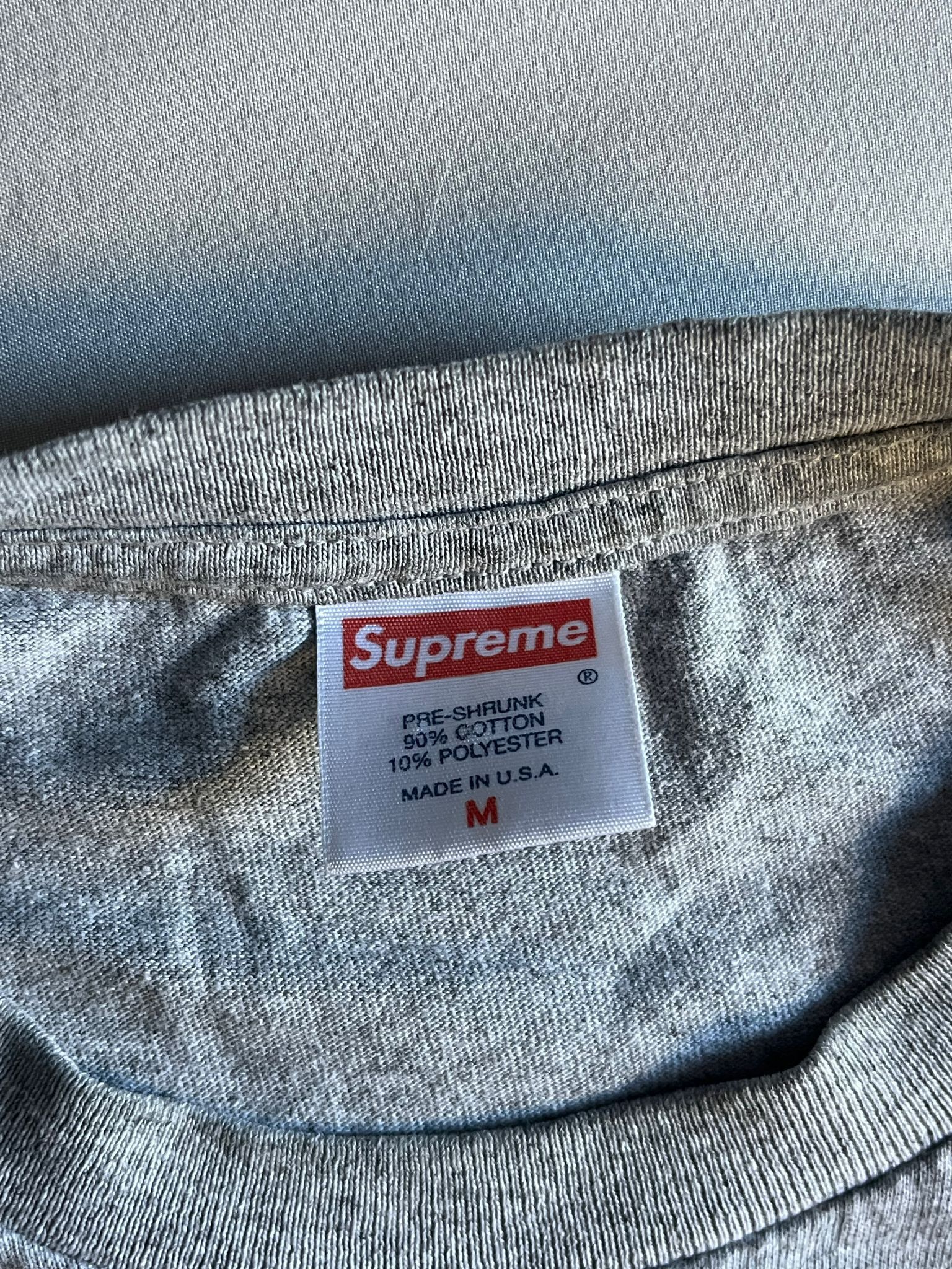Supreme 2006 rare Supreme Kate Moss Lipstick Kiss tee Size US M / EU 48-50 / 2 - 7 Thumbnail