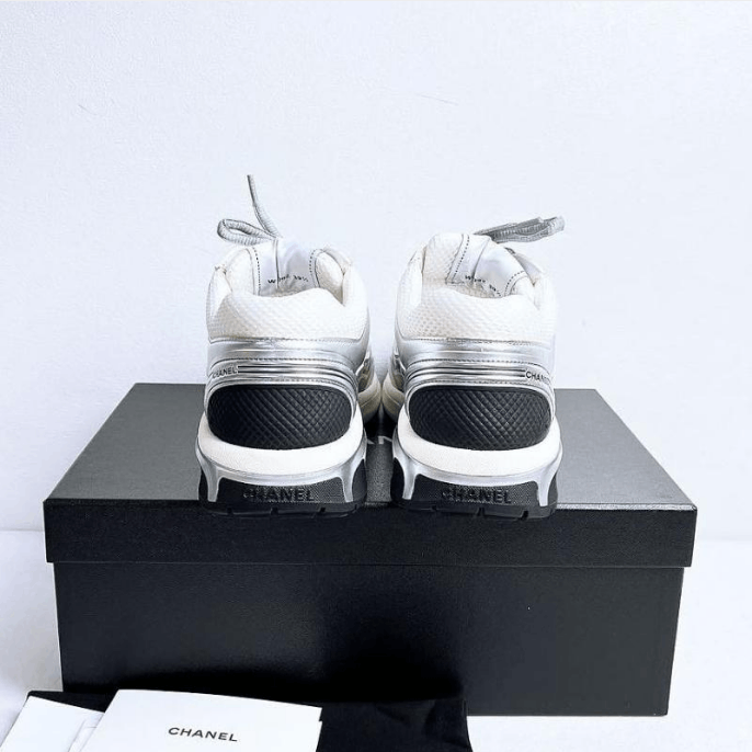 Chanel Chanel Low-Top Sneakers Size US 9.5 / IT 39.5 - 3 Thumbnail