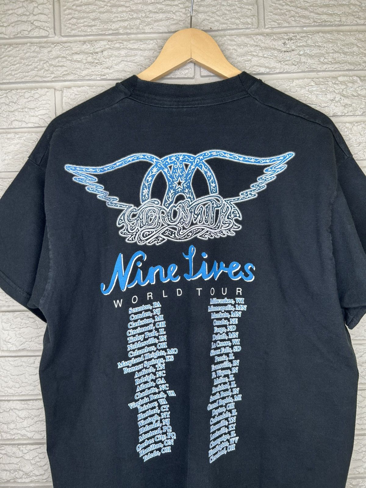Vintage Vintage 1997 Aerosmith Nine Lives Tour T Shirt Size US XL / EU 56 / 4 - 6 Thumbnail