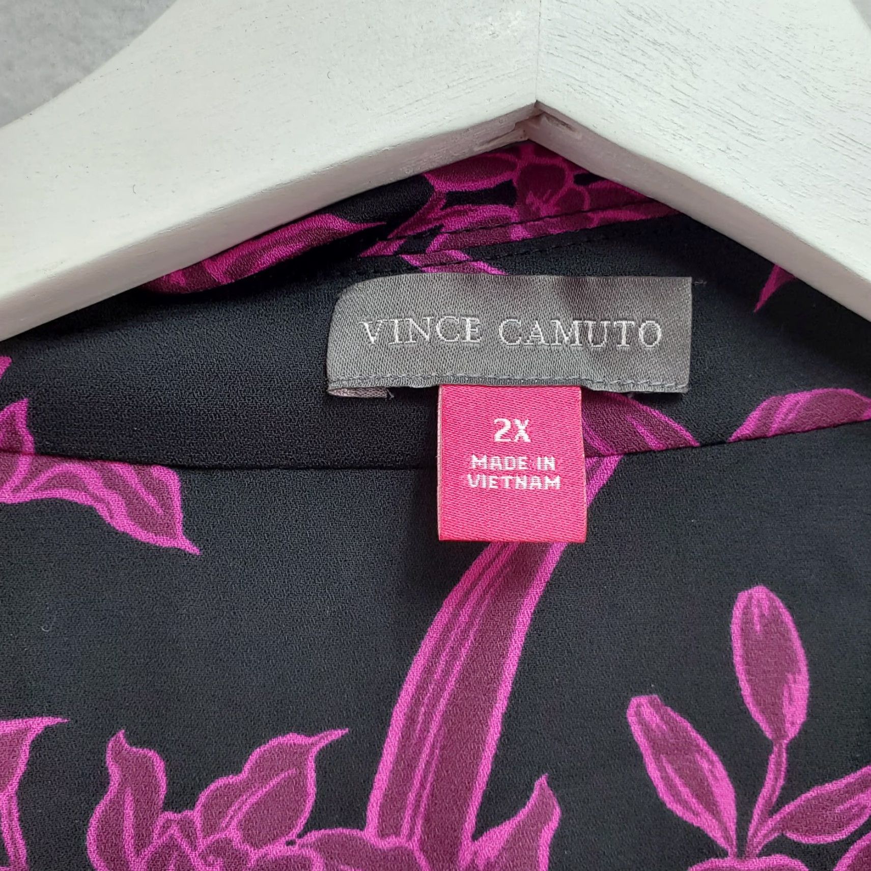 Vince Camuto Vince Camuto Blouse Top Women's 2X Black Purple Floral Overlap Office Cocktail Shirt Women 2X Black Floral Overlap Office Cocktail Vince Camuto Size XXL / US 16-18 / IT 52-54 - 6 Thumbnail