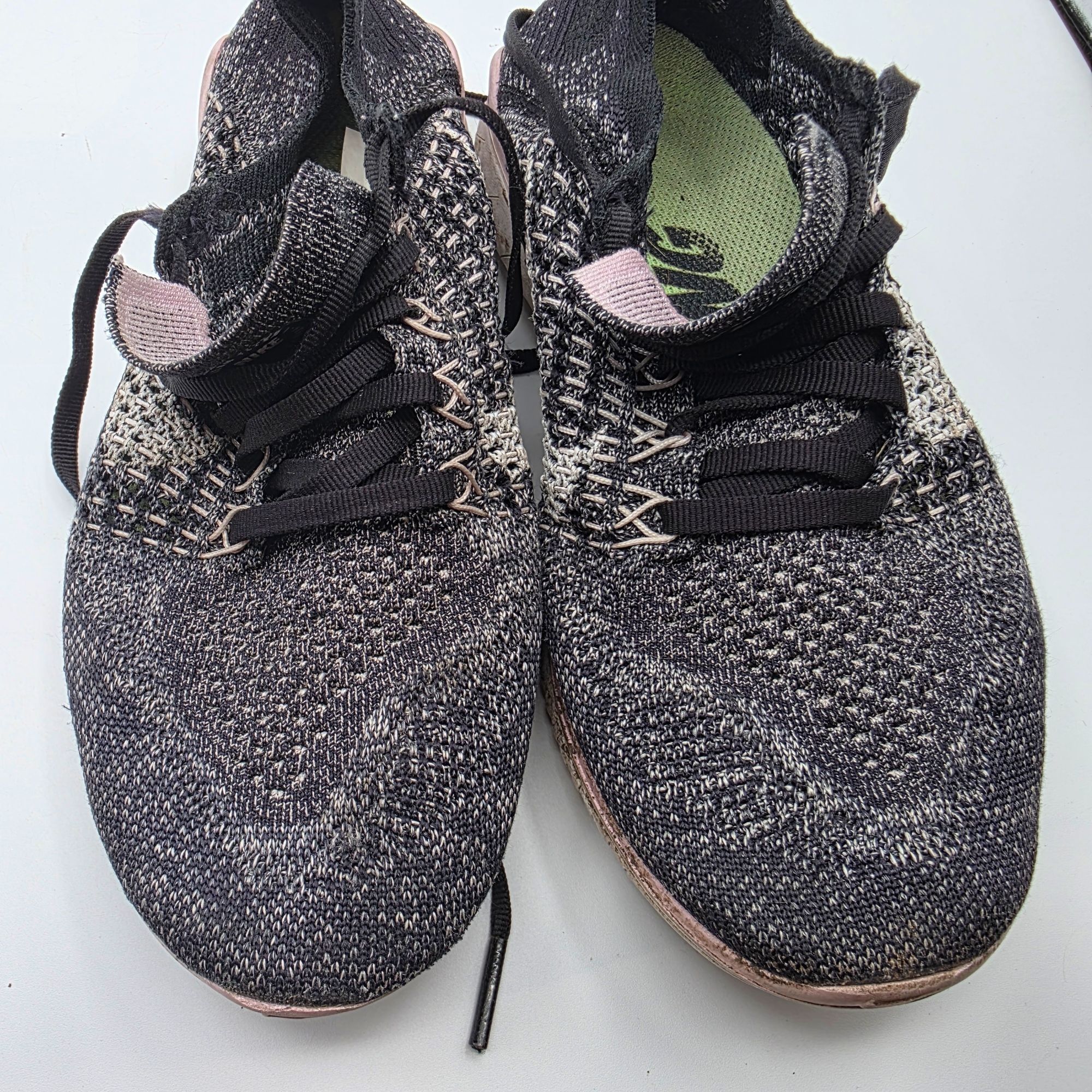 Nike Nike Free RN Flyknit 2018 Womens Size 7 Black Pink Athletic Size US 7 / IT 37 - 10 Thumbnail
