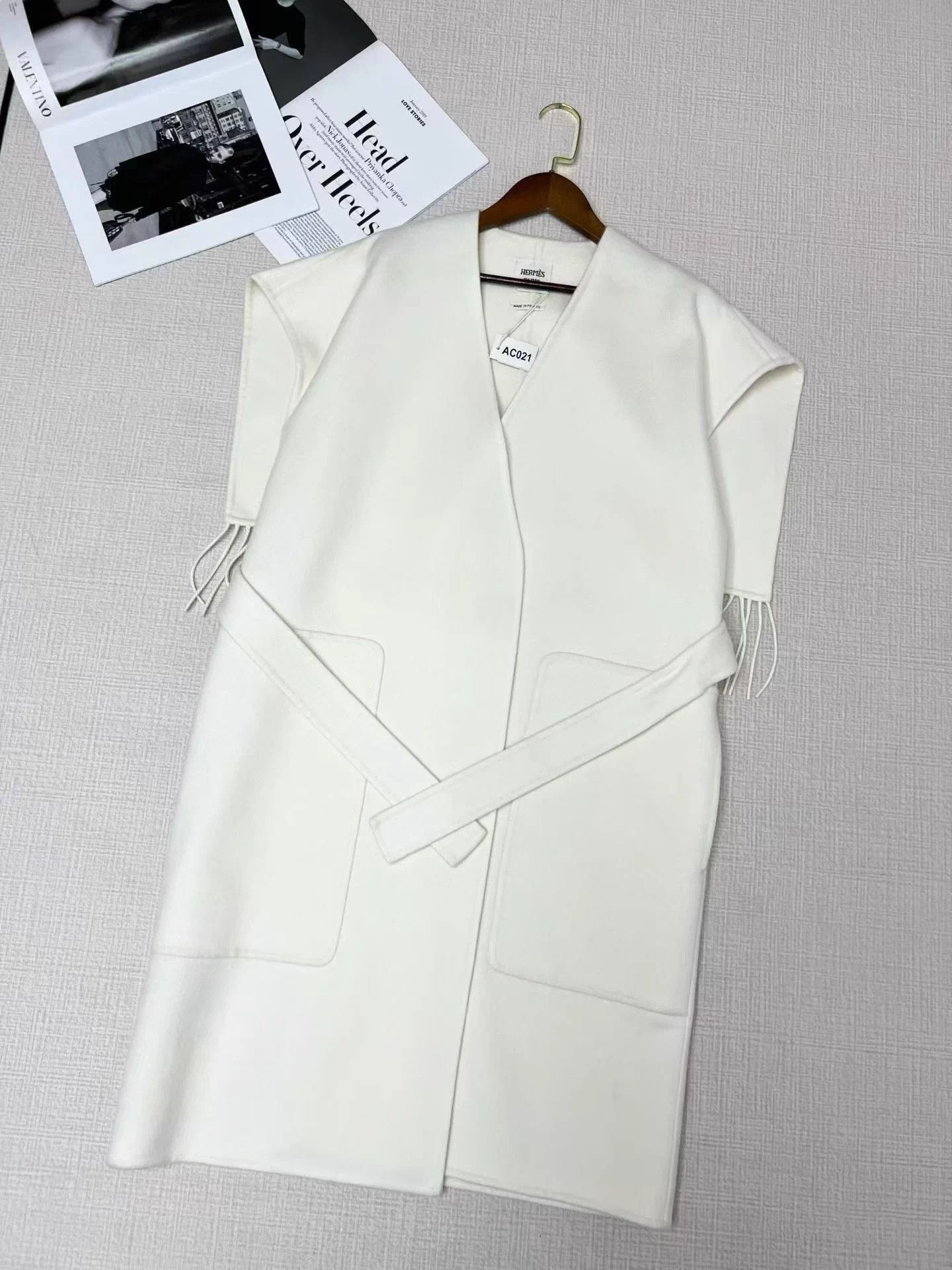 Hermes Hermes 100% cashmere fringe sleeveless women's coat Size XS / US 0-2 / IT 36-38 - 1 Thumbnail