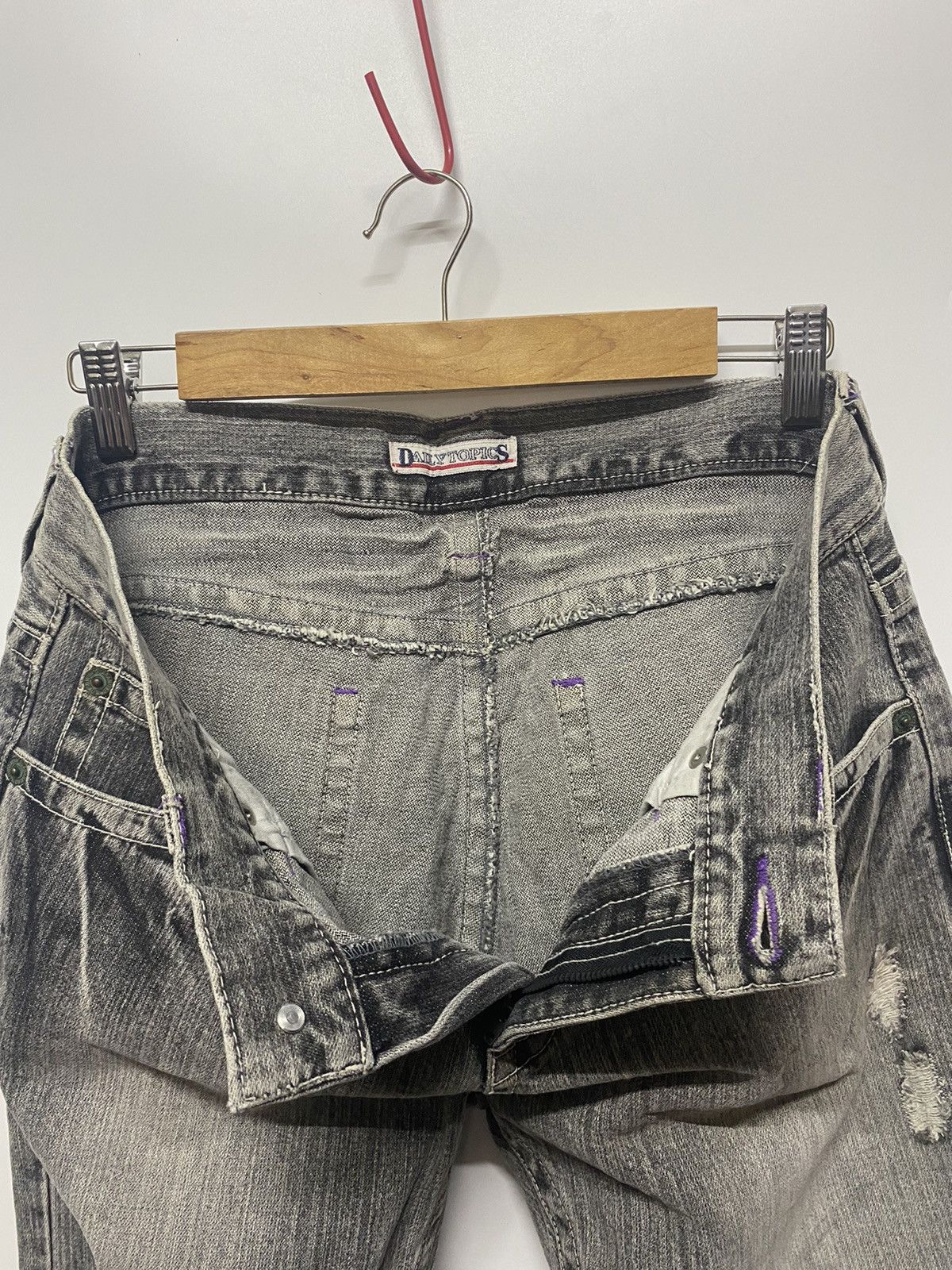 Japanese Brand Japanese Brand Daily Topics Distressed Denim Jeans Size US 32 / EU 48 - 9 Thumbnail