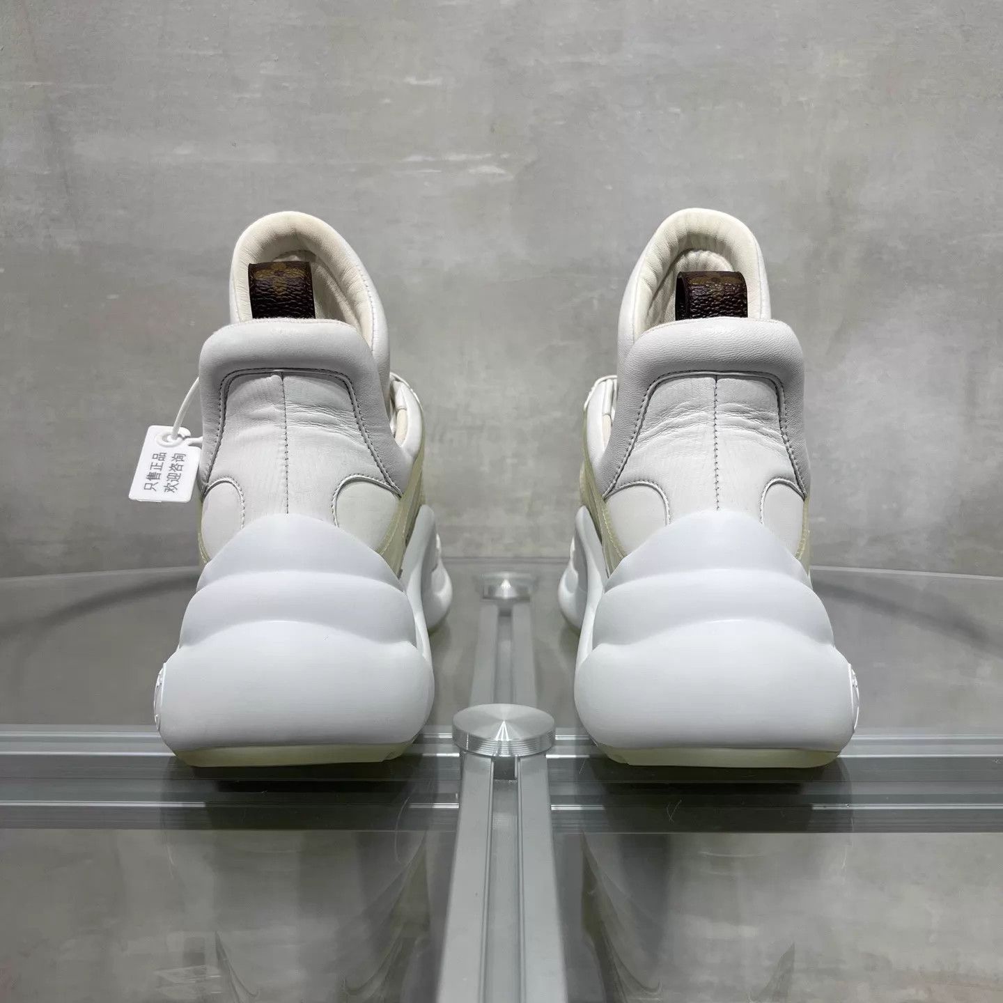 Louis Vuitton LV Classic Dad Shoe White UK3.5 Size US 7 / IT 37 - 6 Thumbnail