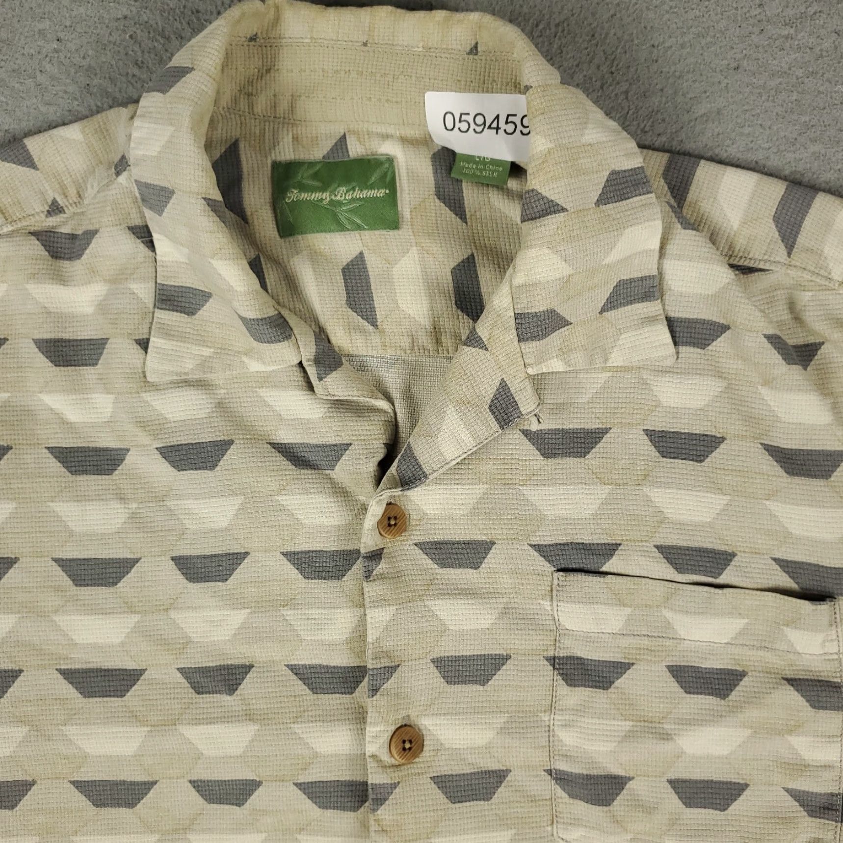 Tommy Bahama VINTAGE Tommy Bahama Shirt Mens Large Beige Geometric Camp Collar Hawaiian Button-Up Shirt L Beige Geometric Hawaiian 90s/Beach/Men’s Clothing Mens Size US L / EU 52-54 / 3 - 2 Thumbnail