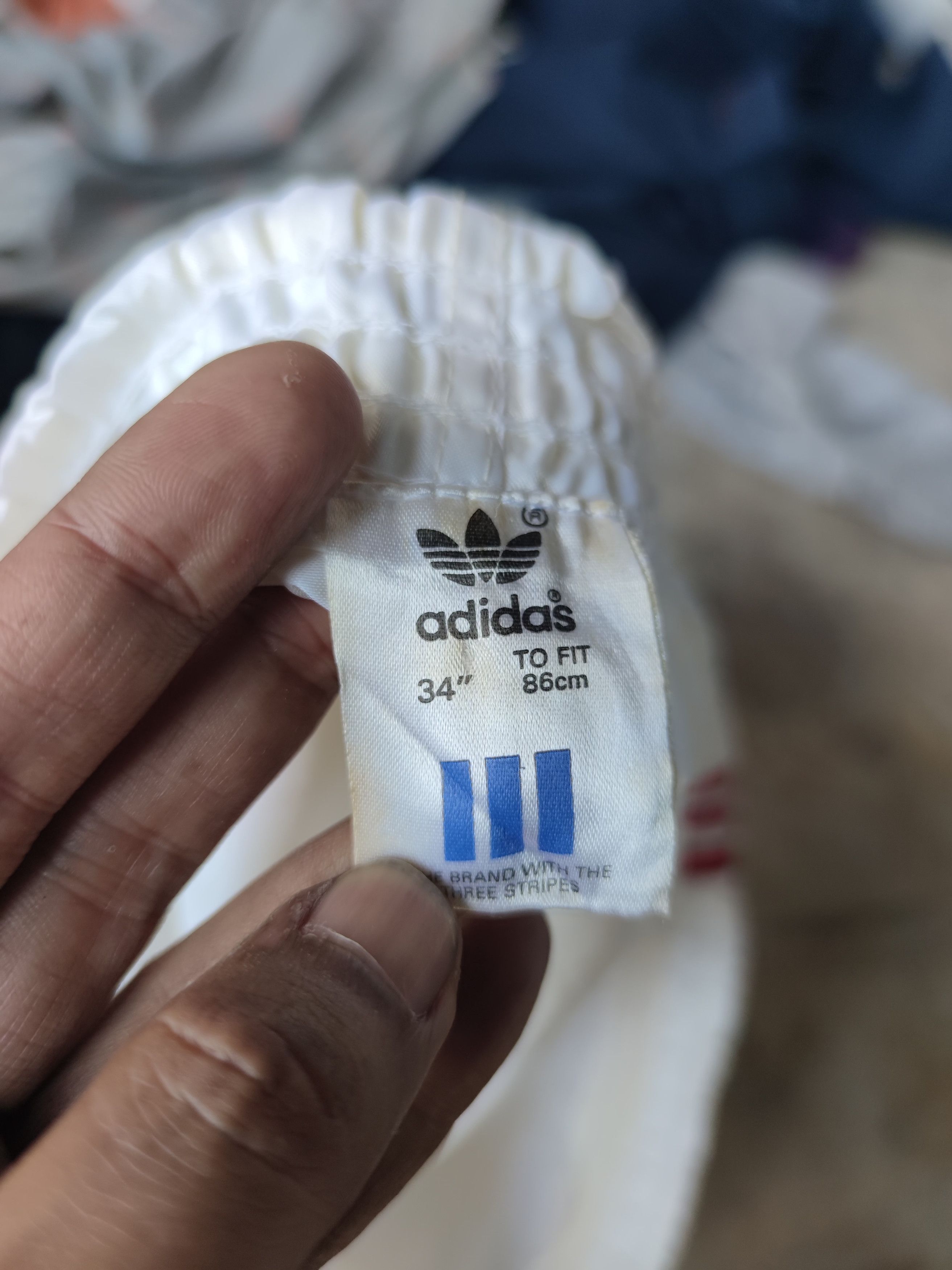 Adidas Vintage 86-88 Adidas Manchester United Home football shorts Size US 34 / EU 50 - 6 Thumbnail