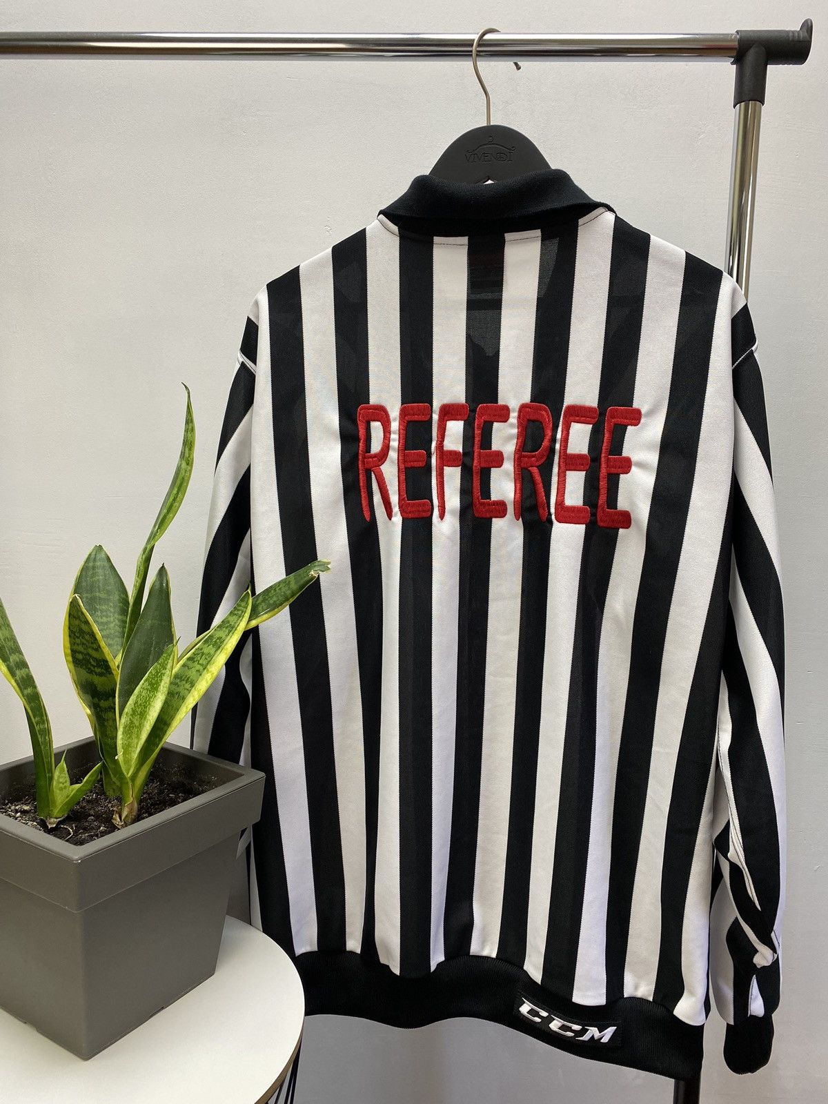 Ccm × Vintage Vintage CCM Hockey Referee Jersey Size 48 Size US M / EU 48-50 / 2 - 12 Thumbnail