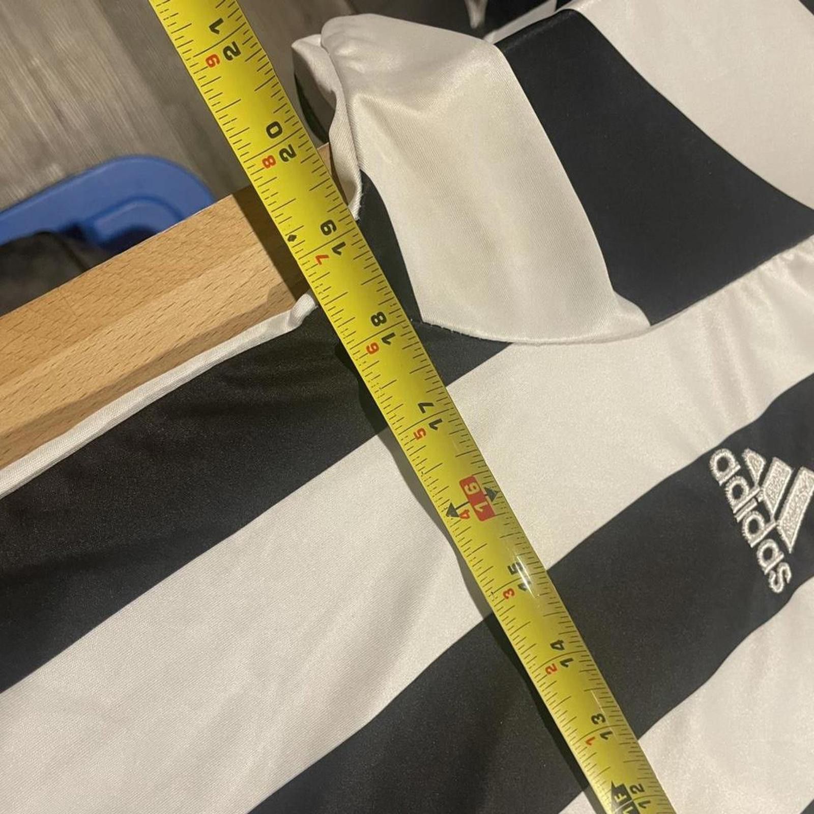 Adidas 2021-2022 Juventus Ronaldo Home Jersey Size US L / EU 52-54 / 3 - 6 Thumbnail