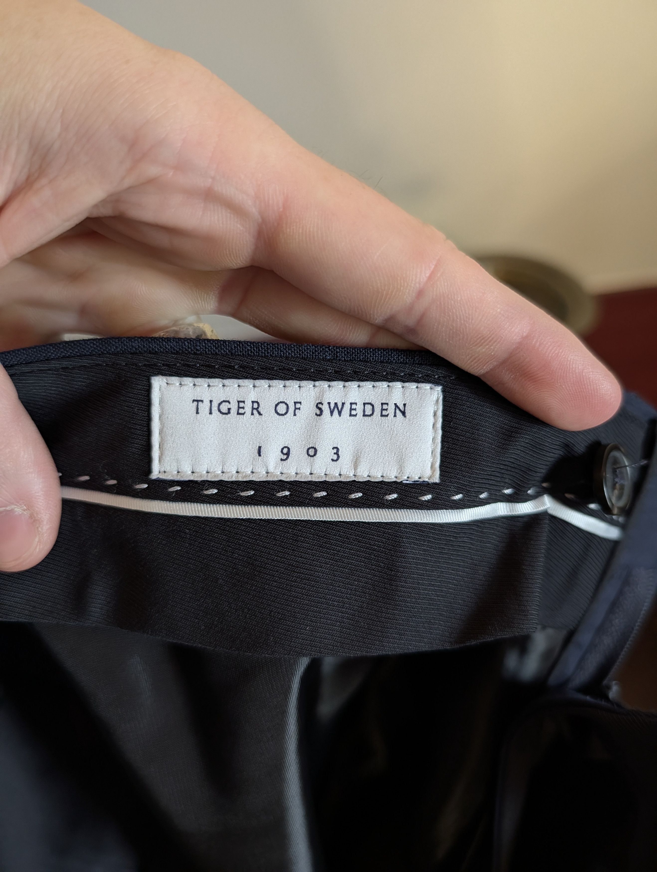 Tiger of Sweden Textured navy wool linen recycled pleated pants like new Size US 38 / EU 54 - 11 Thumbnail