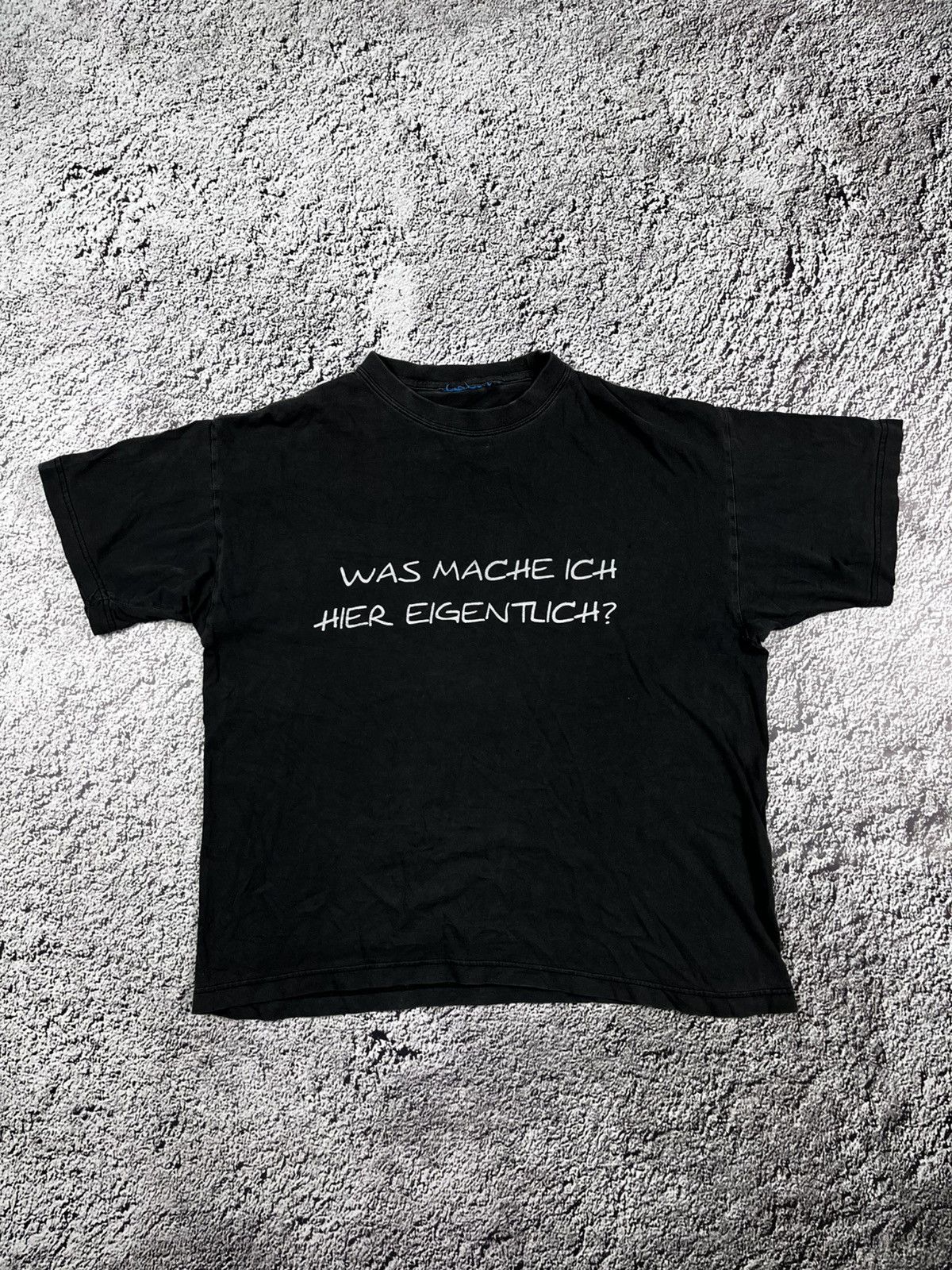 Band Tees Vintage Y2K Humor «What am I doing here» big logo faded tee Size US M / EU 48-50 / 2 - 1 Thumbnail