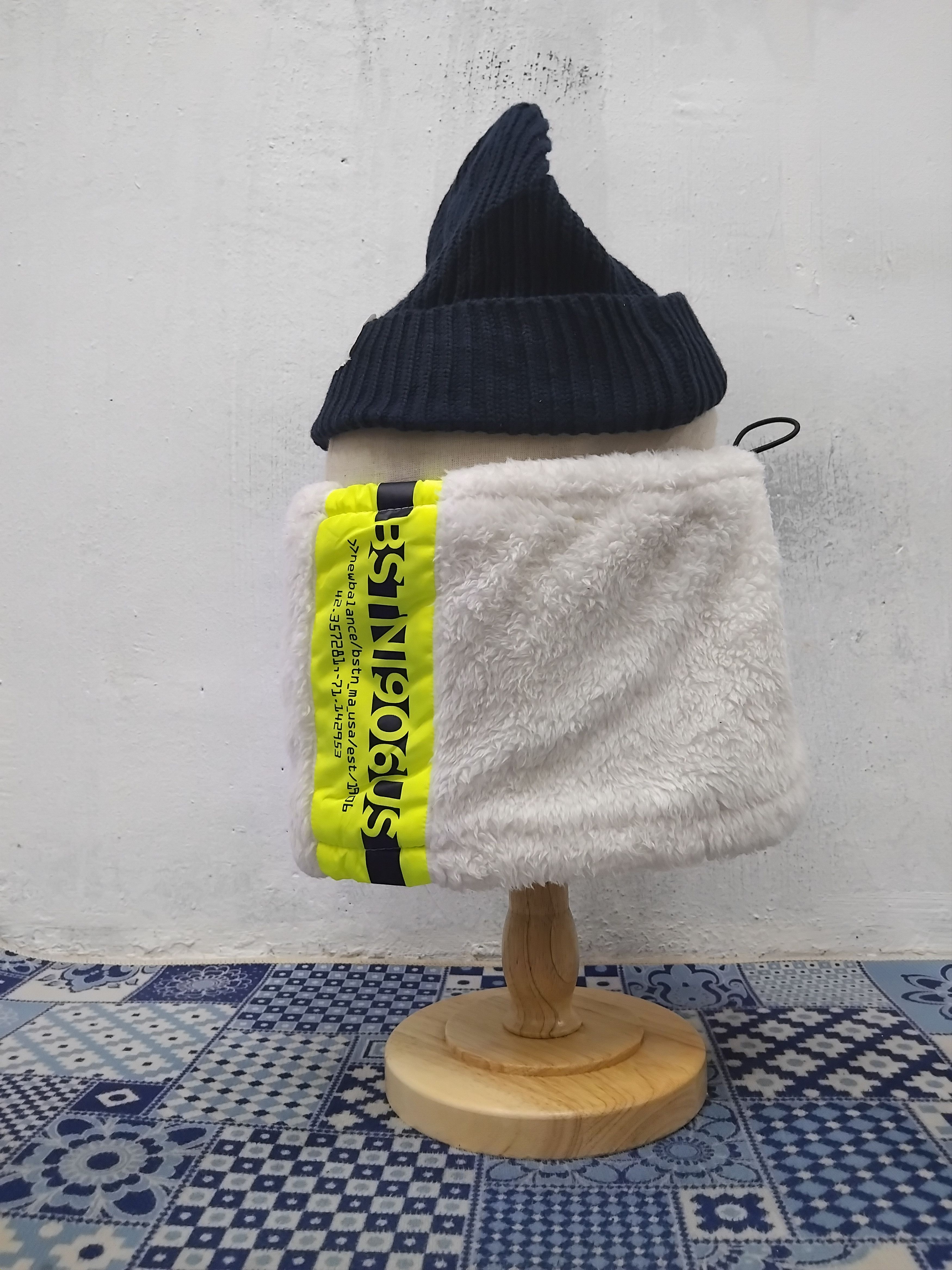 New Balance New Balance white colour fur head mask Size ONE SIZE - 9 Thumbnail