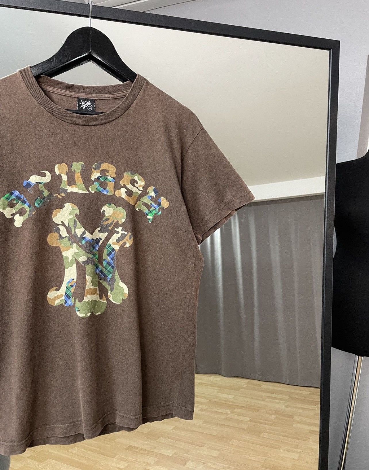 Stussy Vintage Y2K Stussy x New York Yankees Brown Tee T-shirt Size US M / EU 48-50 / 2 - 3 Thumbnail
