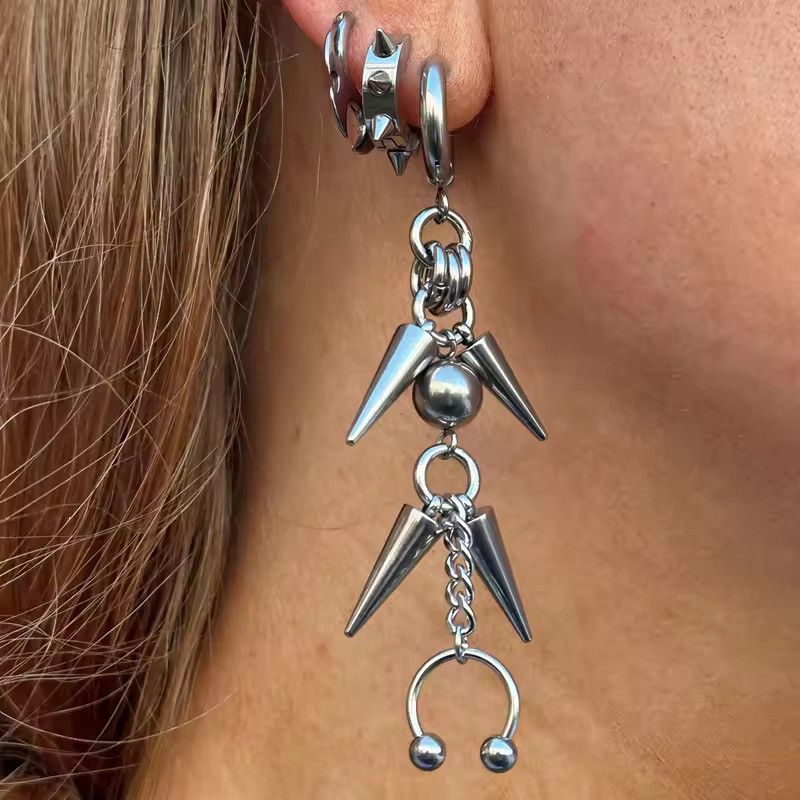 Jewelry Rivet Spliced ​​Horseshoe Earring Size ONE SIZE - 3 Thumbnail