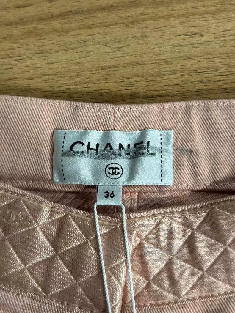 Chanel Pink Diamond Pattern Pants Chanel / Chanel. Size US 36 / EU 52 - 8 Thumbnail