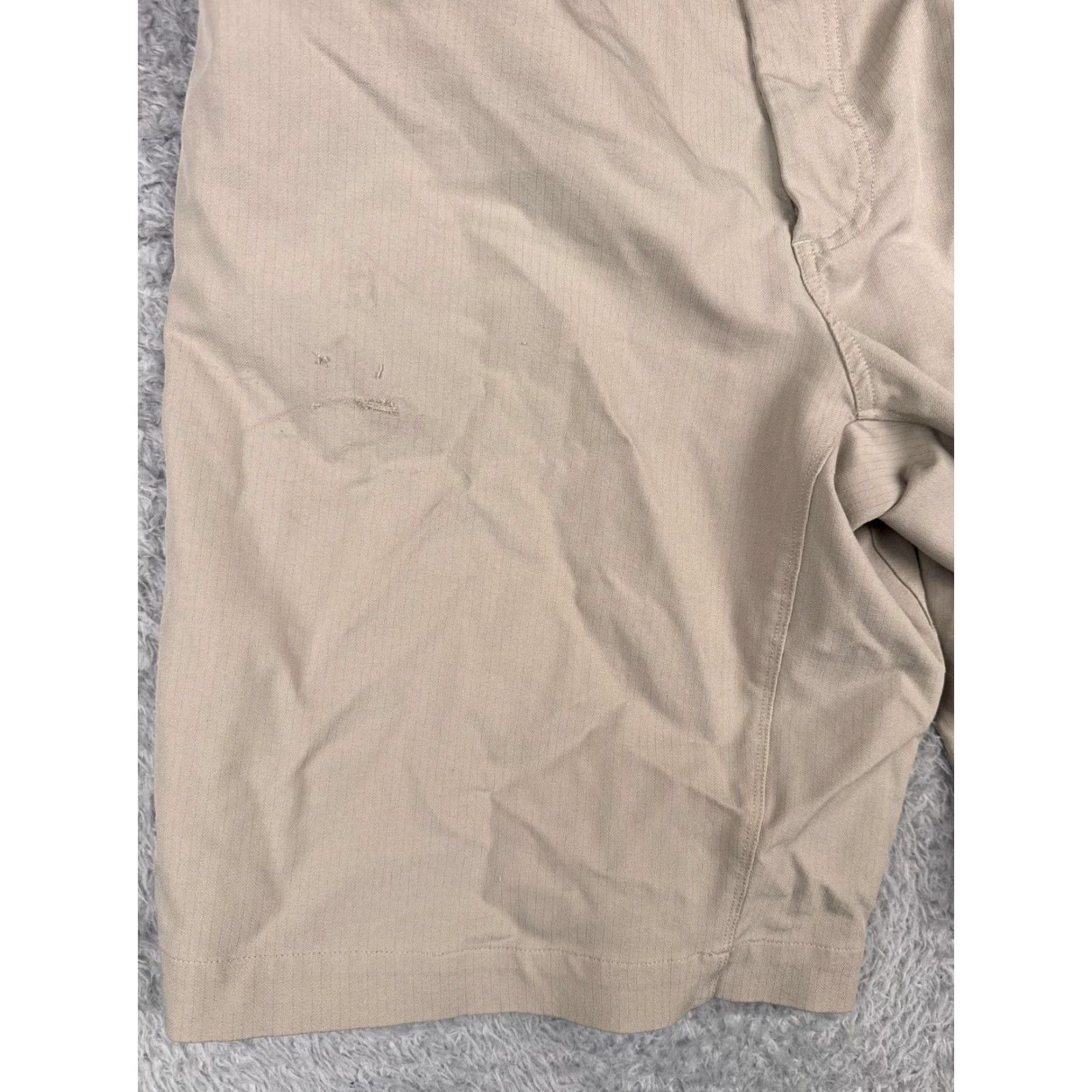 Lululemon Lululemon Shorts Men 36 Beige Commute Short Zipper Pockets Hike Golf READ ME - Vintage? No Size US 36 / EU 52 - 5 Thumbnail