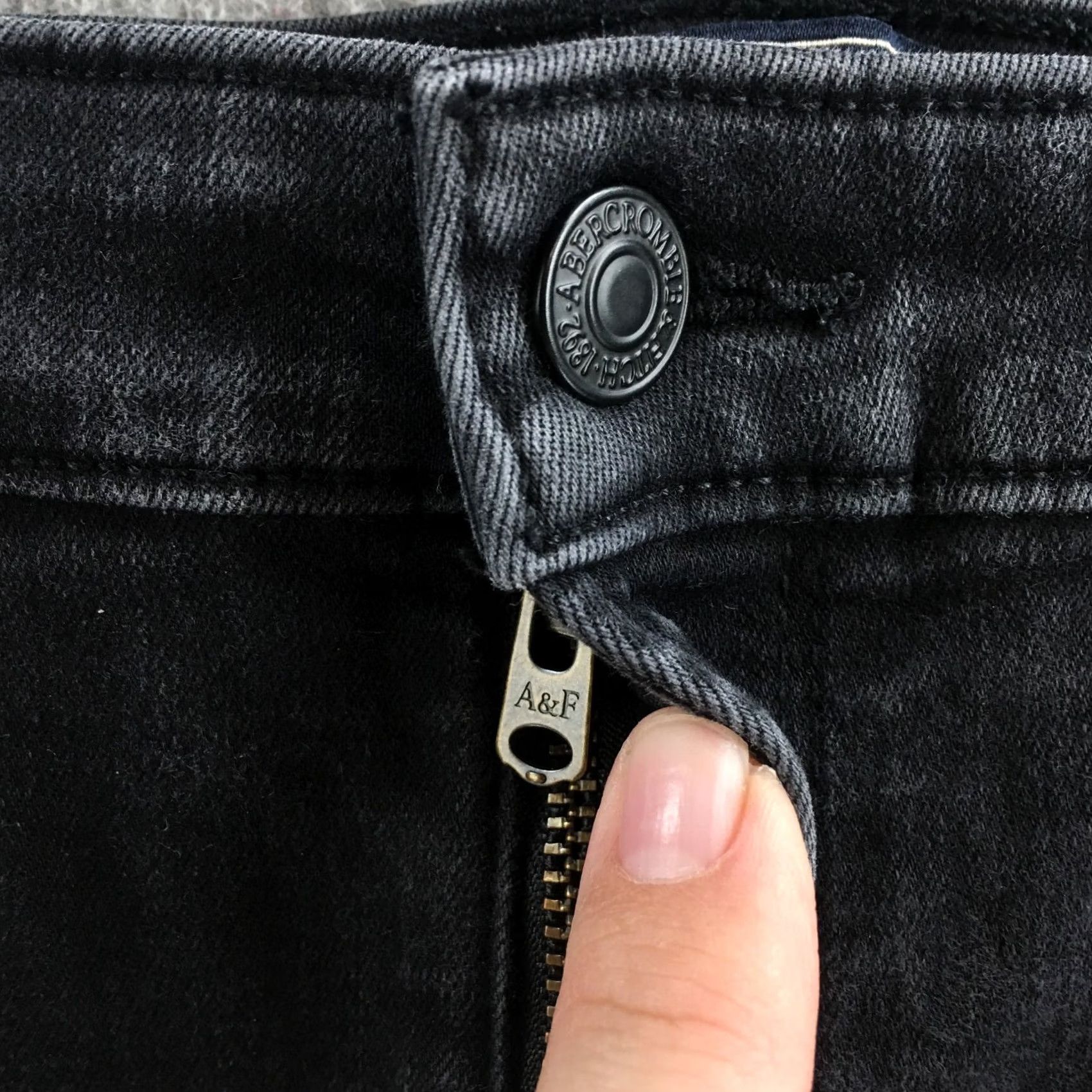 Abercrombie & Fitch Abercrombie & Fitch Skinny Jeans Womens 27 Black High Rise Denim Jeans 27 Womens Black Modern Fit 5-Pocket Denim Modern Look Size 27" / US 4 / IT 40 - 5 Thumbnail