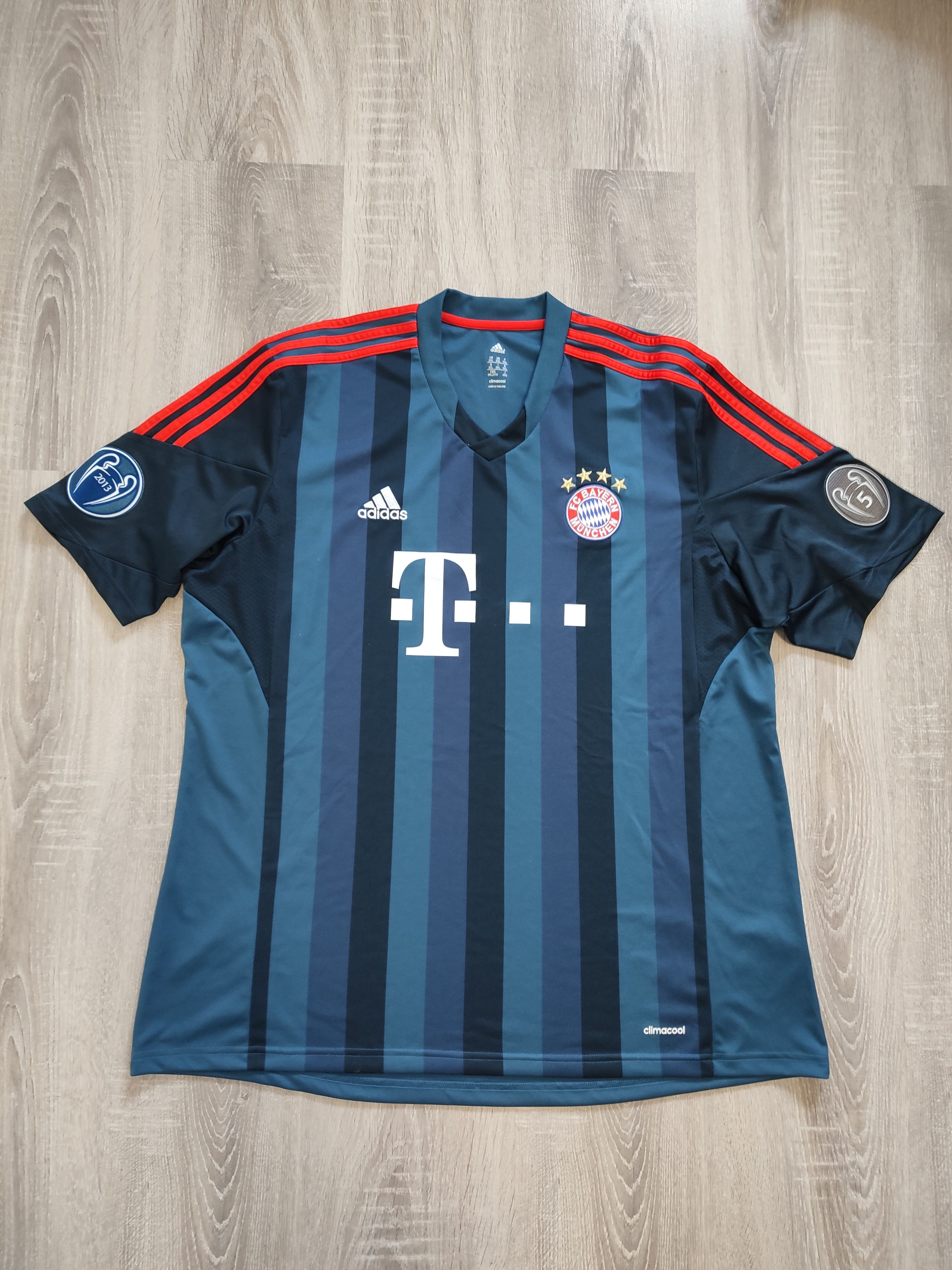 Adidas FC BAYERN MUNICH 2013/2014 THIRD FOOTBALL XL Size US XL / EU 56 / 4 - 2 Thumbnail