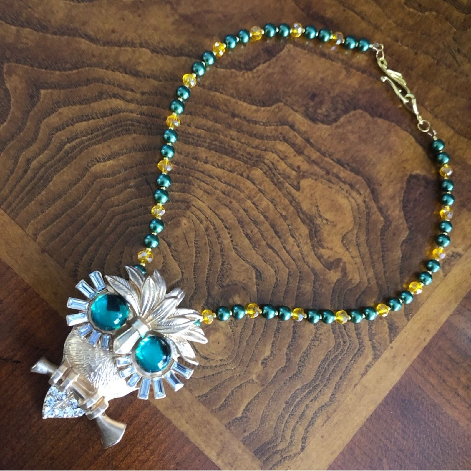 Handmade Handcrafted repurpose emerald eye large owl Pearl necklace Size ONE SIZE - 9 Thumbnail