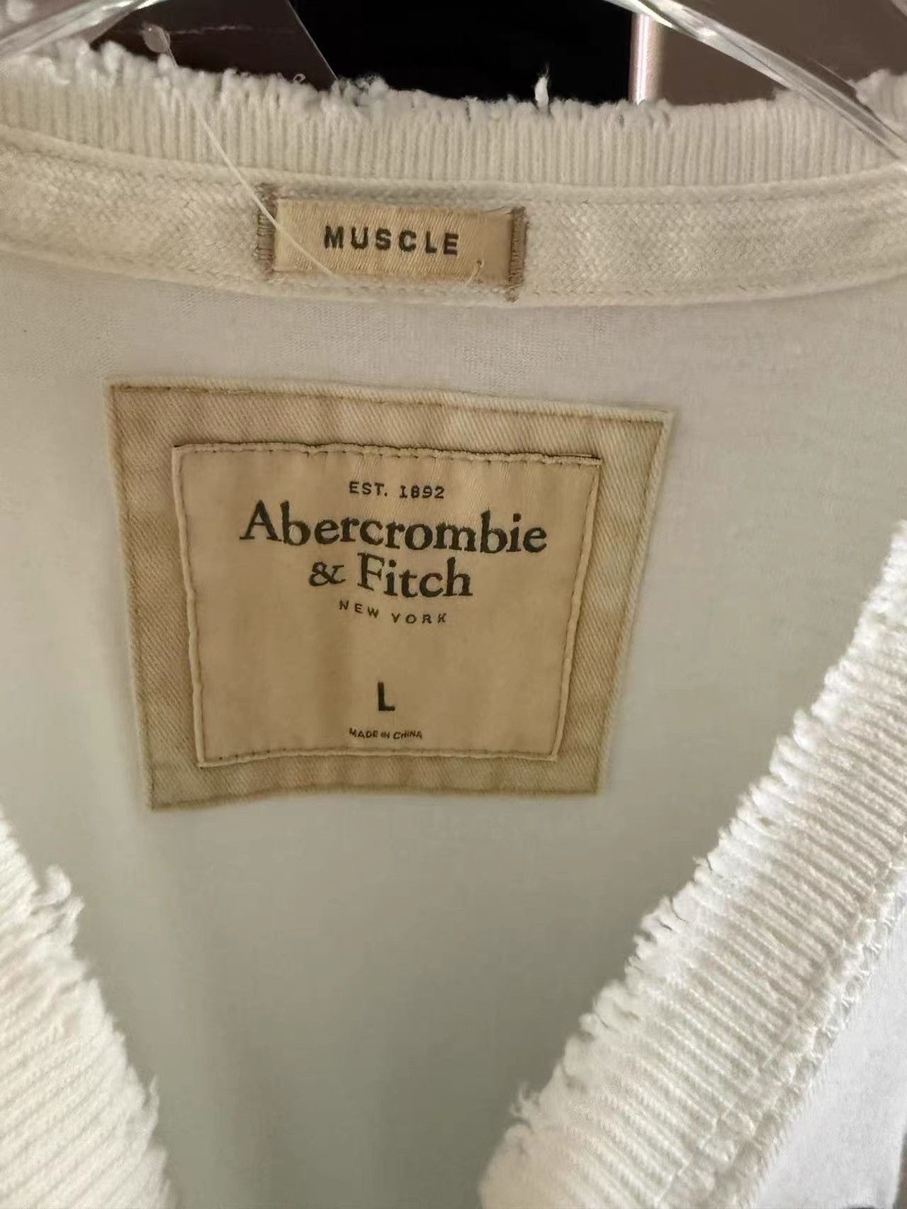Abercrombie & Fitch Abercrombie & Fitch Vintage Native American Patch Tee K31 Size US L / EU 52-54 / 3 - 3 Thumbnail