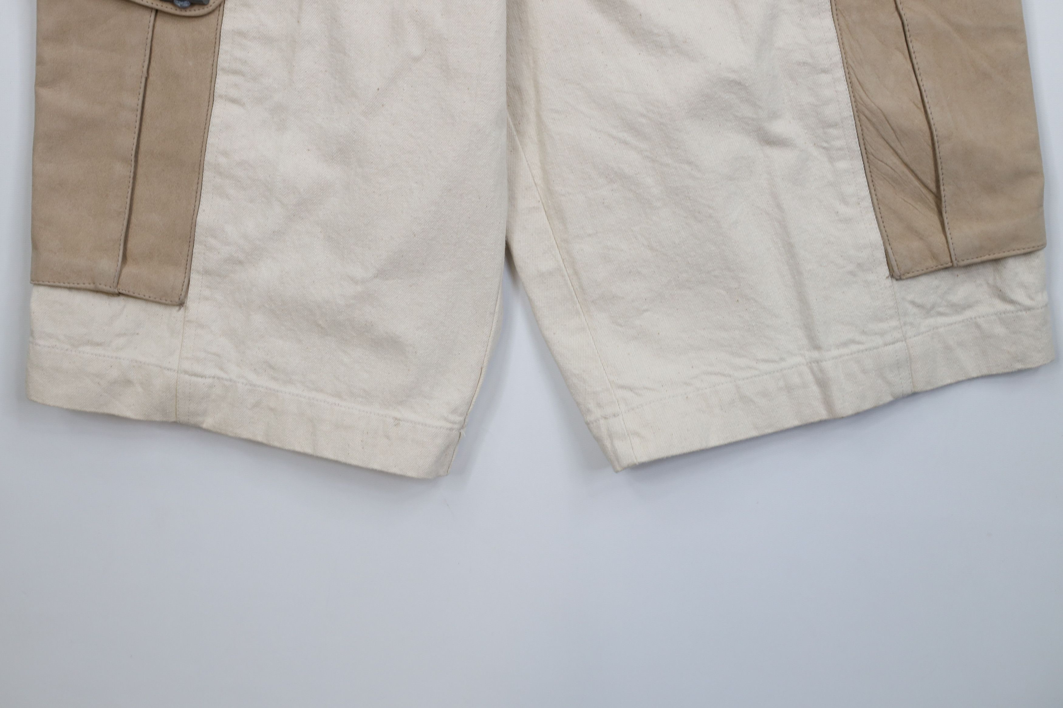 Vintage Deadstock Vintage 90s Streetwear Leather Cargo Shorts Beige Size US 32 / EU 48 - 4 Thumbnail