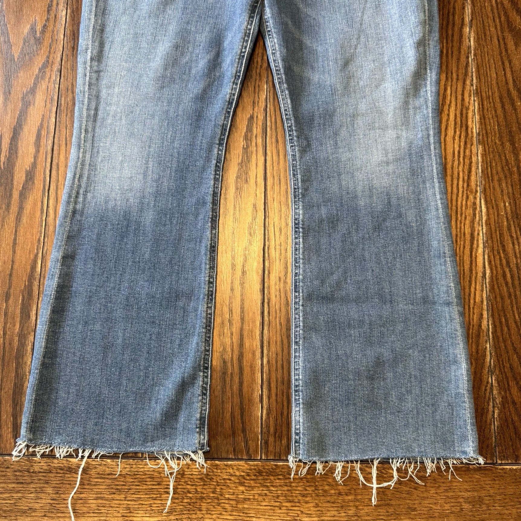 Citizens Of Humanity Citizen’s of Humanity Isola Jeans Cropped Boot Ladies Regular 32 Blue Crop Frayed New Leather? Wait. Size 24" / US 00 / IT 34 - 2 Thumbnail