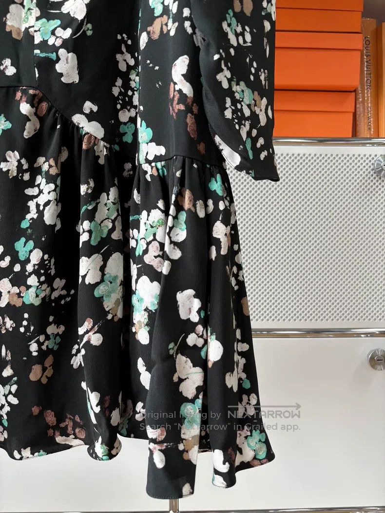 Chanel Chanel Printed mulberry silk dress Size M / US 6-8 / IT 42-44 - 4 Thumbnail