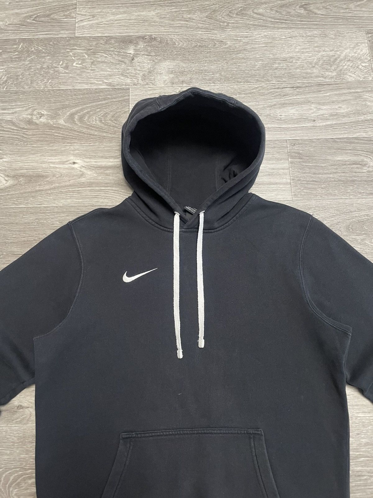 Nike Vintage Nike Black Hoodie Swoosh Logo Y2K Size US S / EU 44-46 / 1 - 2 Thumbnail