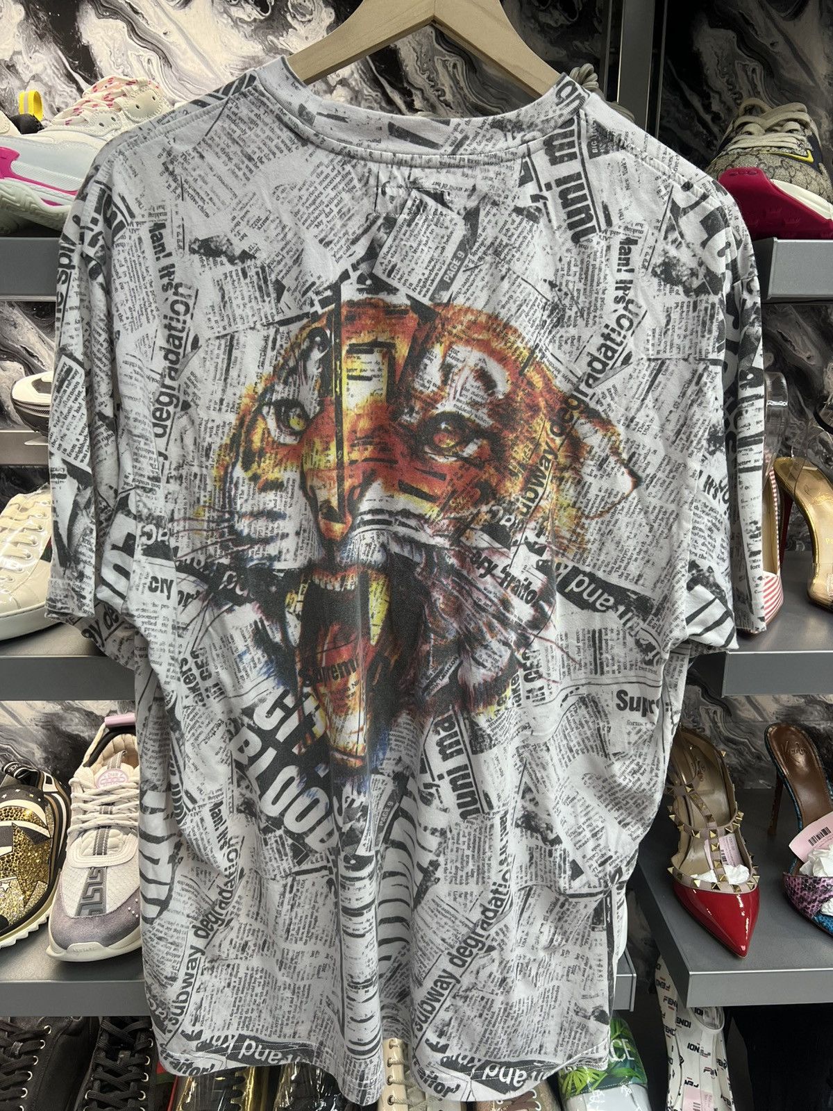 Supreme Supreme Newspaper Short Sleeve Size US L / EU 52-54 / 3 - 2 Thumbnail