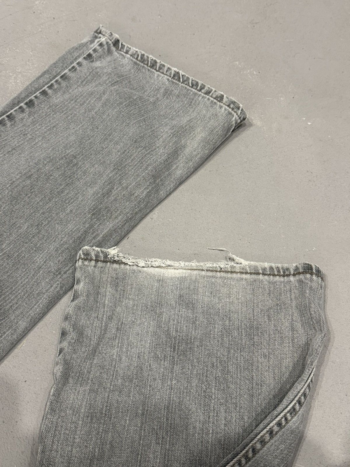 Levi's Levis Low BootCut Distressed Denim Size US 33 - 9 Thumbnail