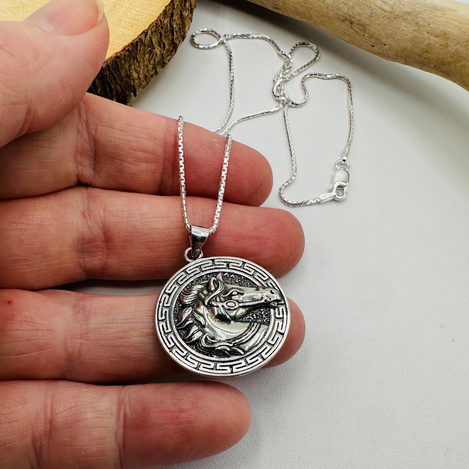 The Unbranded Brand Sterling Silver Horse Medallion Necklace Size ONE SIZE - 4 Thumbnail