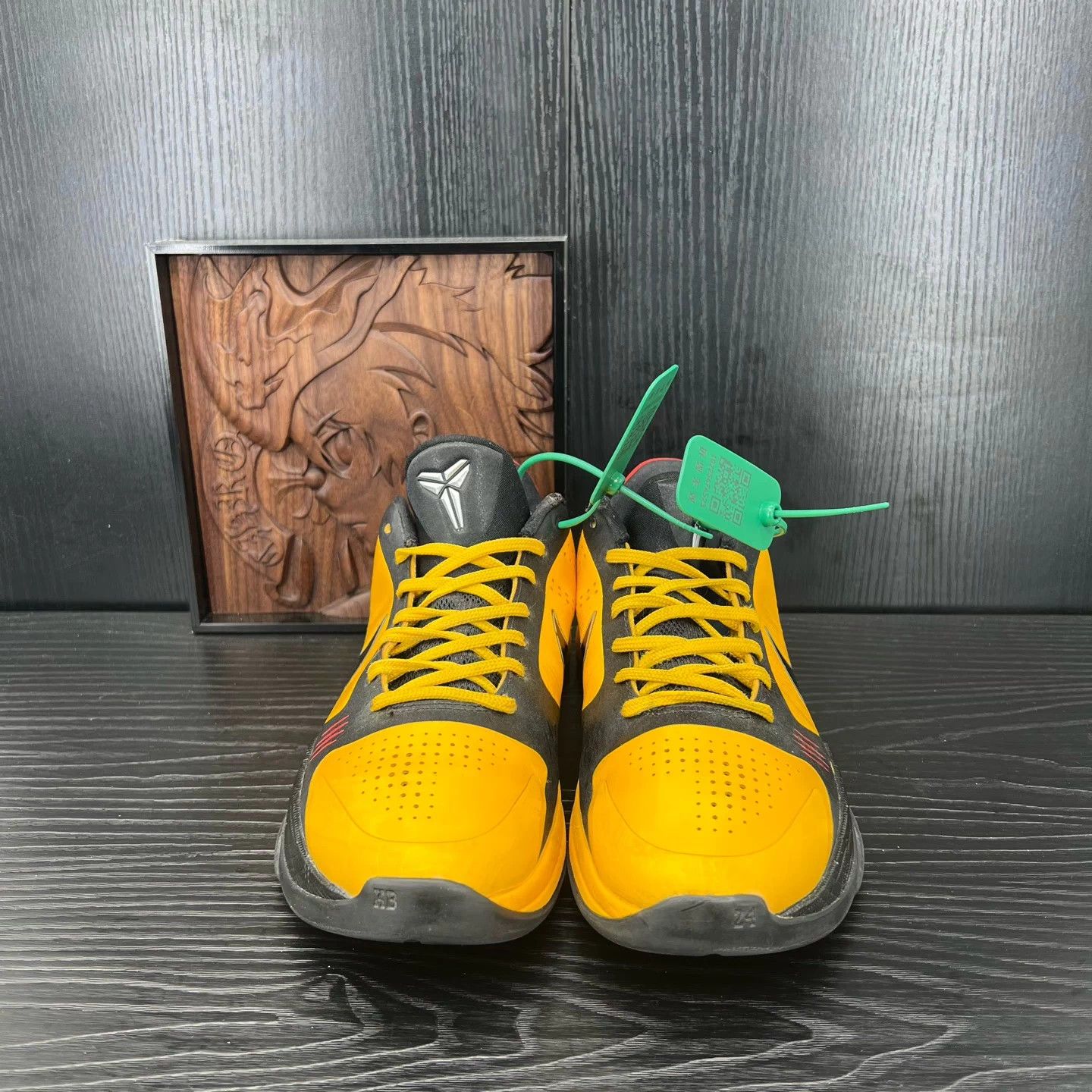 Nike ZK5 Bruce Lee Black/Yellow 42.5 (boxed) upper flaw Size US 9.5 / EU 42-43 - 4 Thumbnail