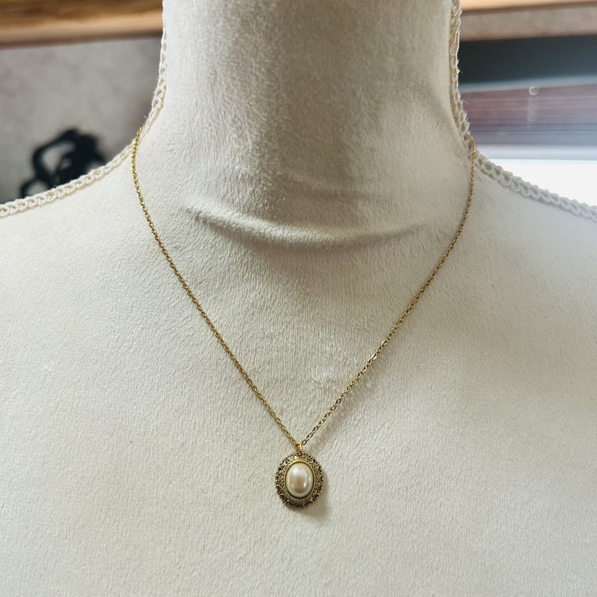Vintage Handcrafted repurpose faux pearl filigree pendant necklace Size ONE SIZE - 2 Thumbnail