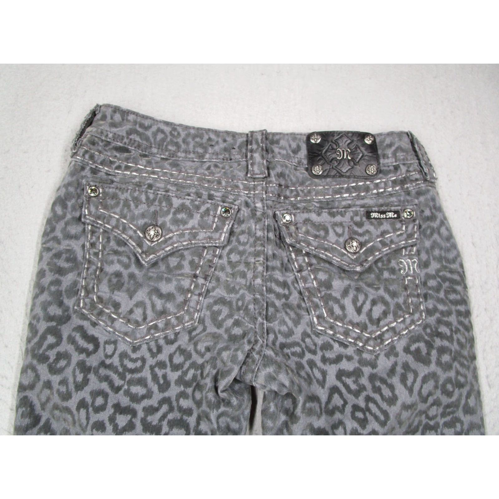 Miss Me MISS ME Jeans Women 29 Gray Leopard Signature Rise Skinny Denim 5-Pocket Low Rise Bedazzled Flap 29x33 Mens Womens Girls Boys? Size 29" - 7 Thumbnail