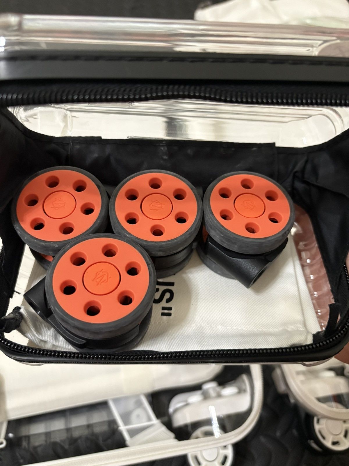 Off-White Off-White x Rimowa See Through 47L Luggage Case Size ONE SIZE - 9 Thumbnail