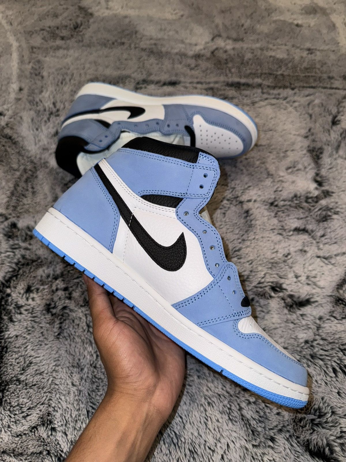 Jordan Brand Jordan 1 Retro High OG University Blue Size US 10 / EU 43 - 4 Thumbnail