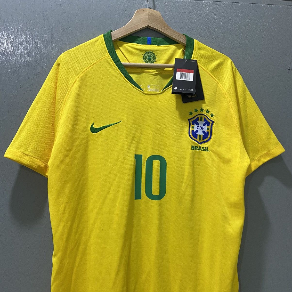 Nike 2018 Brazil Neymar Home Kit NWT Size US L / EU 52-54 / 3 - 3 Thumbnail