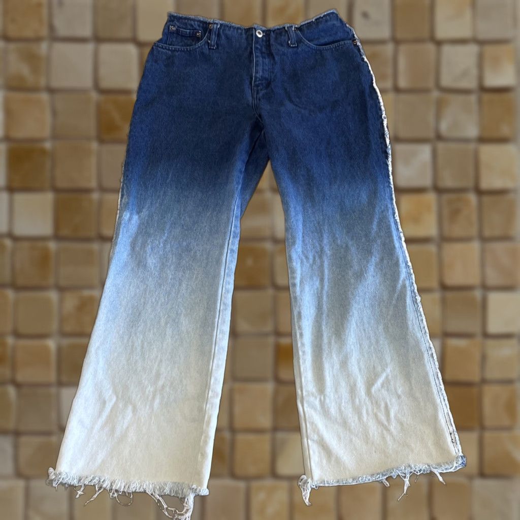 Vintage VINTAGE Carolina Blues Women's Jeans Size 12 Straight Raw Wash Frayed Edges Ombre Blue Size 34" / US 12 / IT 48 - 1 Thumbnail
