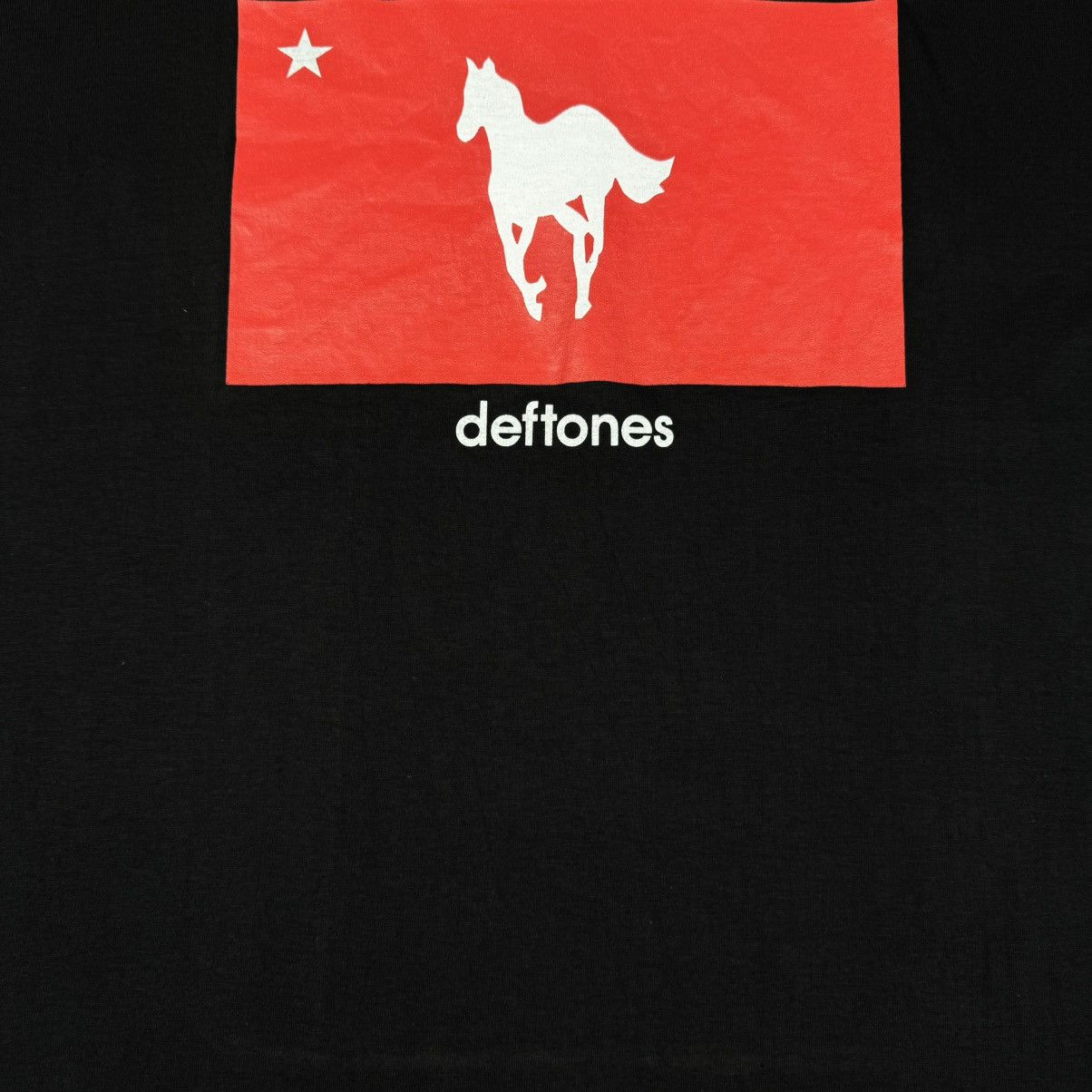 Band Tees Vintage 2000 Deftones ‘White Pony’ Made in Italy T Shirt Size US XL / EU 56 / 4 - 4 Thumbnail