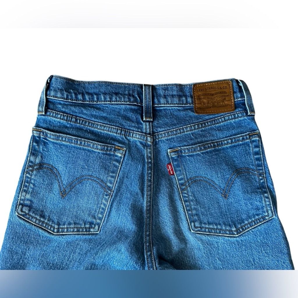 Levi's Levi’s Premium Denim WEDGIE Jean Blue Medium Wash Women 24. Size 42" / US 20 - 8 Thumbnail