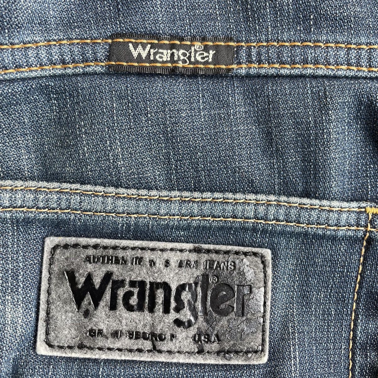 Wrangler 🔥Vintage Wrangler Stoned Washed Ripped Distress Denim Jeans Size US 31 - 12 Thumbnail