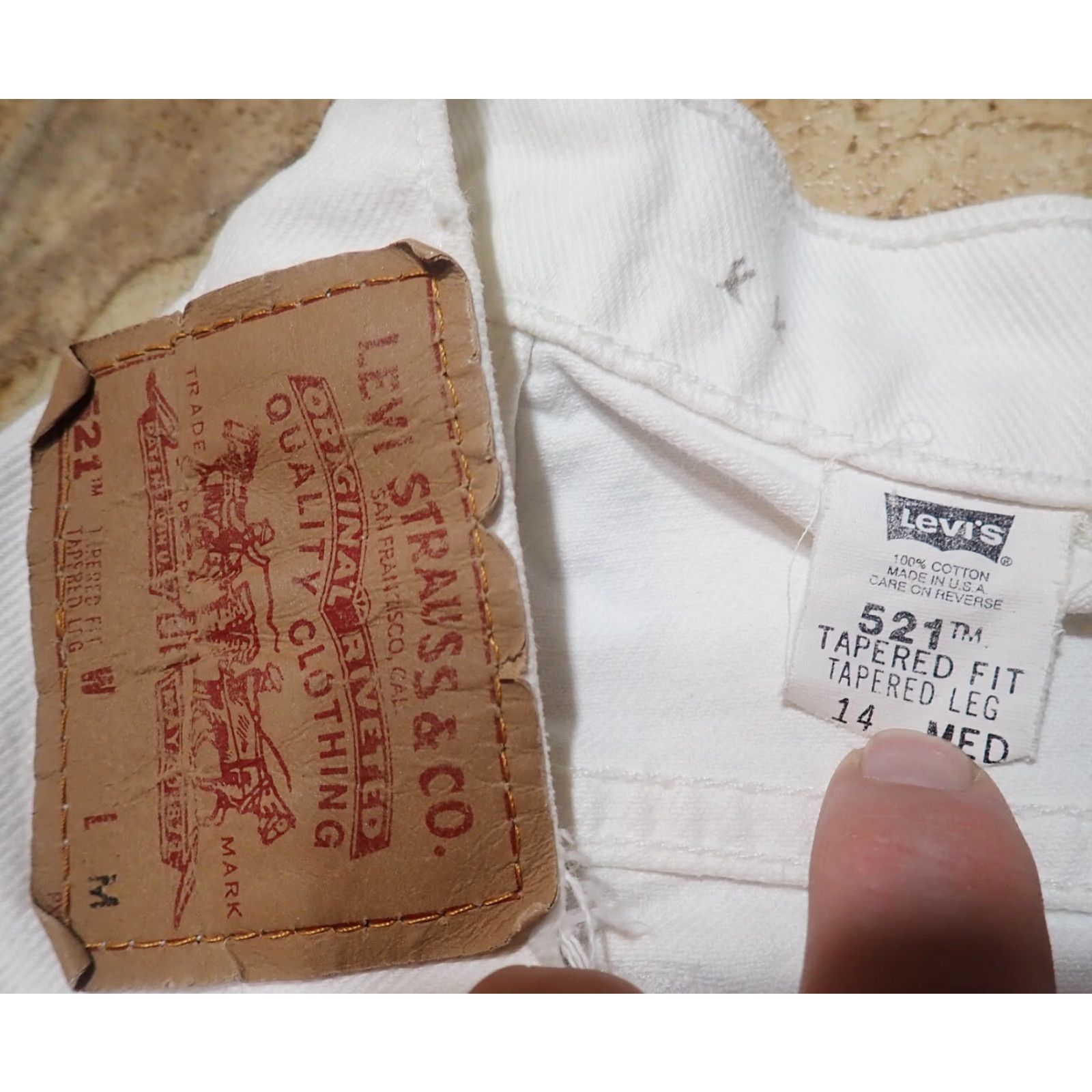 Levi's Vintage Levi's Women's Size 14 32x30 White Tapered Fit Distressed Denim Jeans Made in USA Size 36" / US 14 / IT 50 - 4 Thumbnail