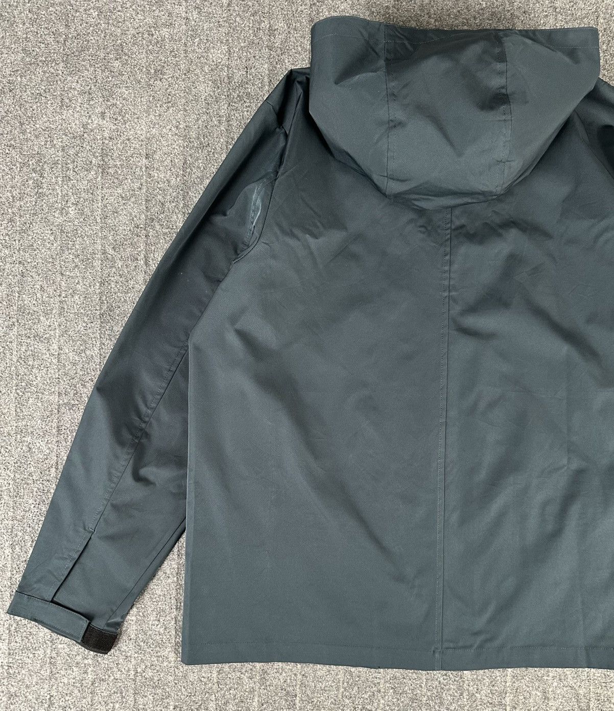 Prada Prada - Nylon PU Resin Coated Zipped Hooded Jacket - Red Tab Size US L / EU 52-54 / 3 - 11 Thumbnail